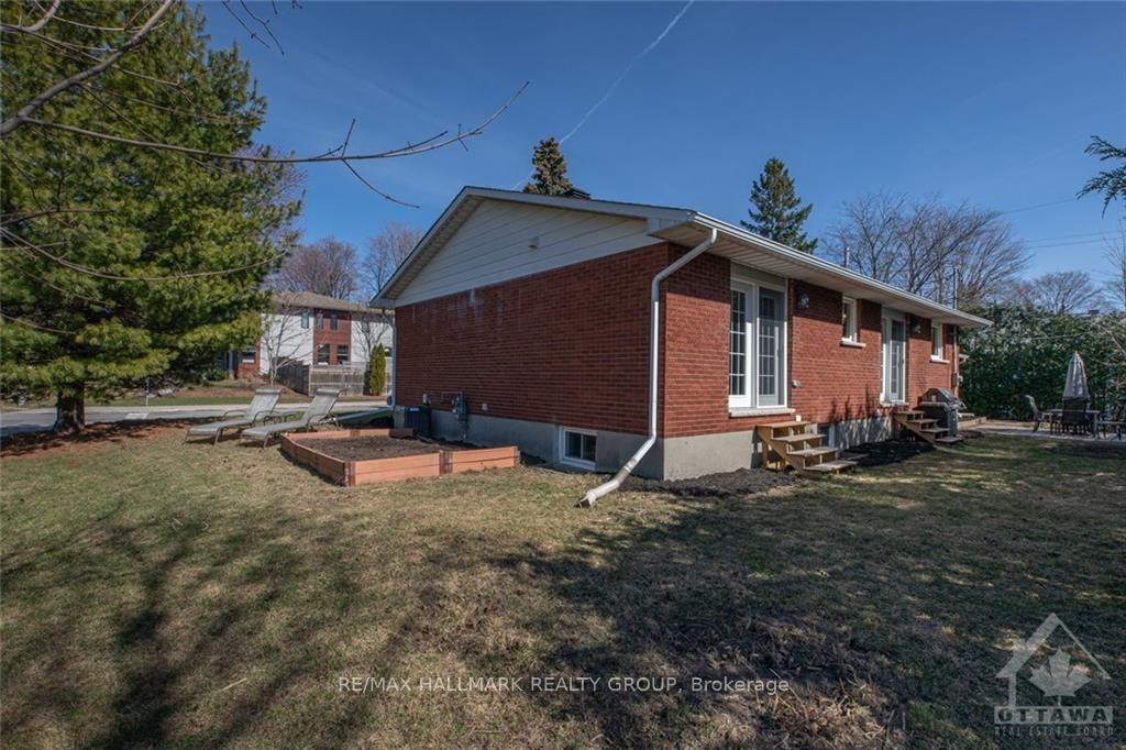 Photo 15 of 2 Indian Road, Ottawa, Meadowlands/St. Claire Gardens — HOMEH