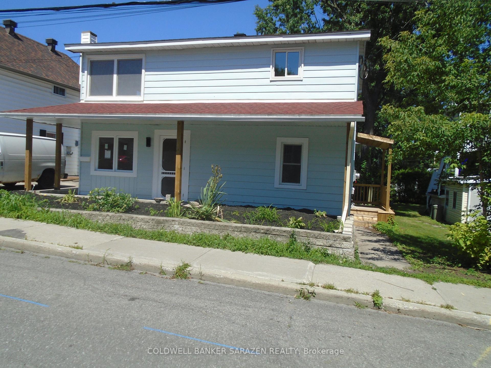 Front of 383 Montfort Street N