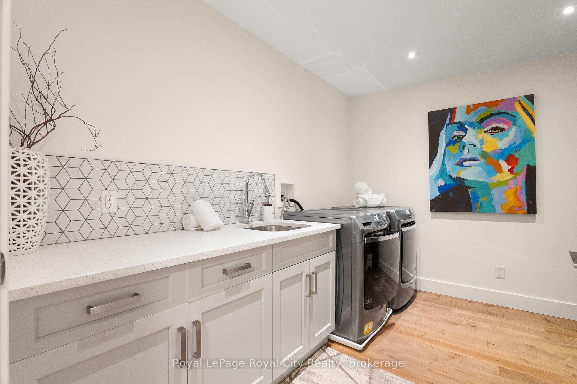 Photo 24 of 48 Campion Avenue, Guelph, Exhibition Park — HOMEH
