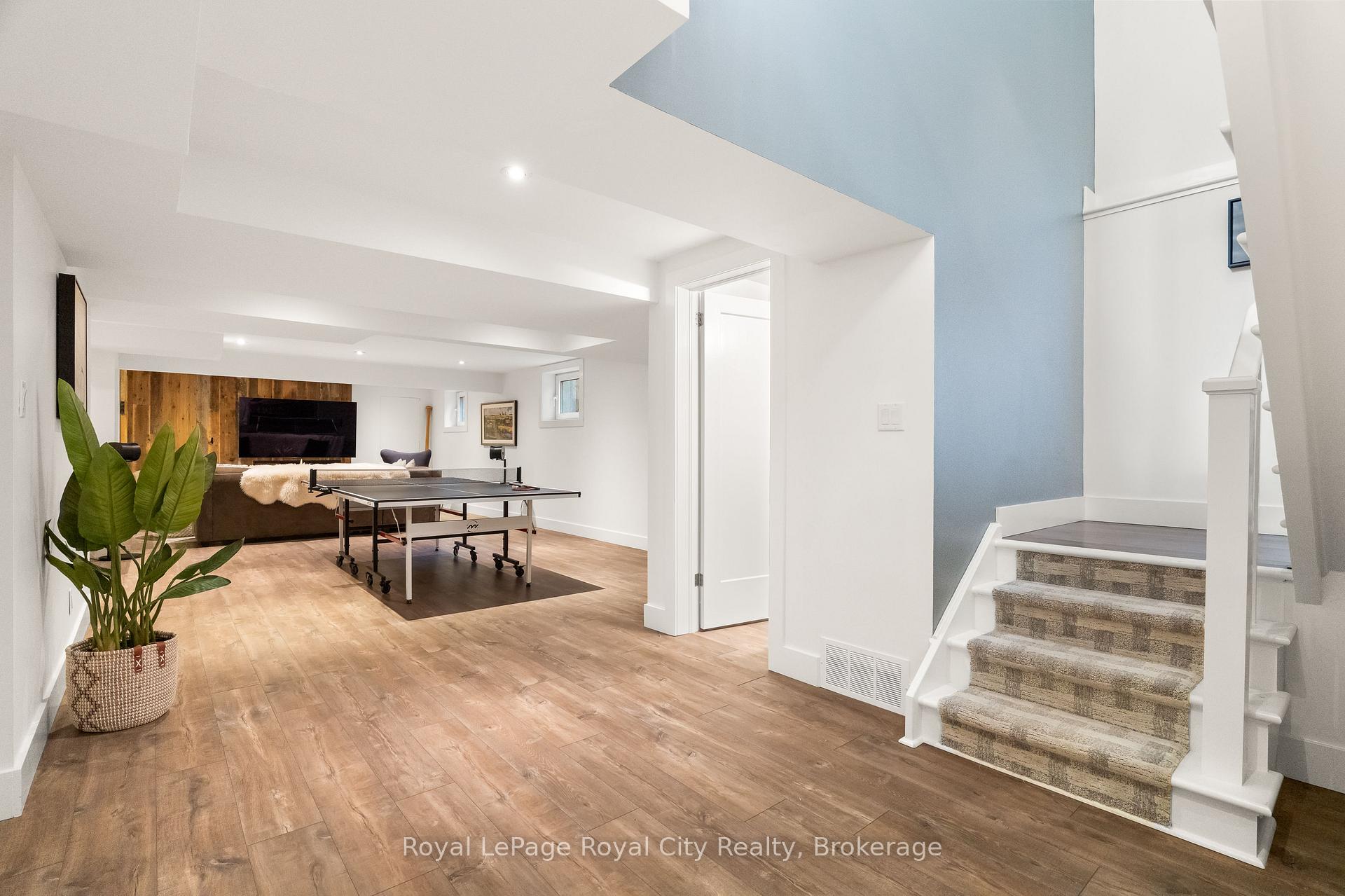 Photo 36 of 48 Campion Avenue, Guelph, Exhibition Park — HOMEH