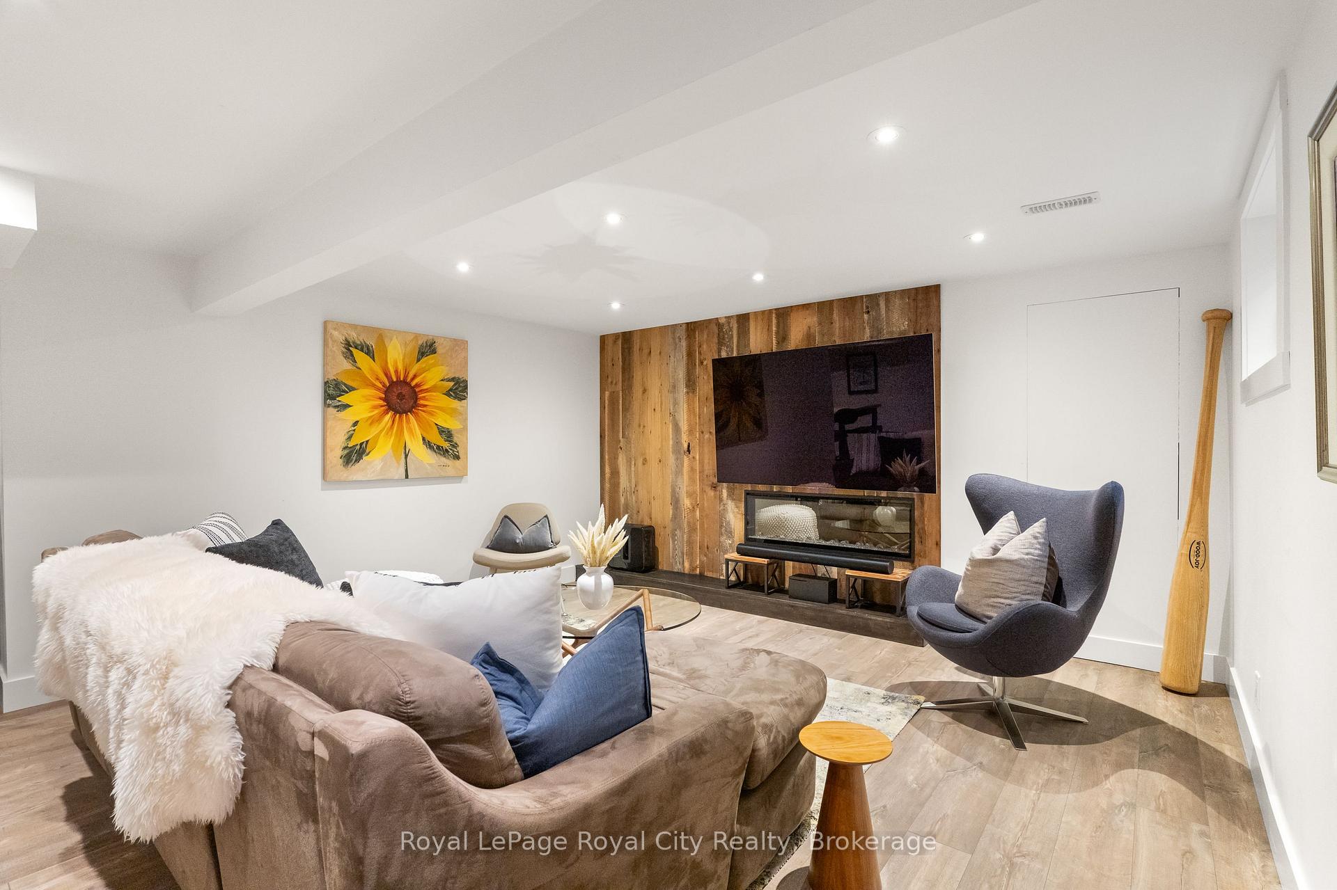 Photo 38 of 48 Campion Avenue, Guelph, Exhibition Park — HOMEH