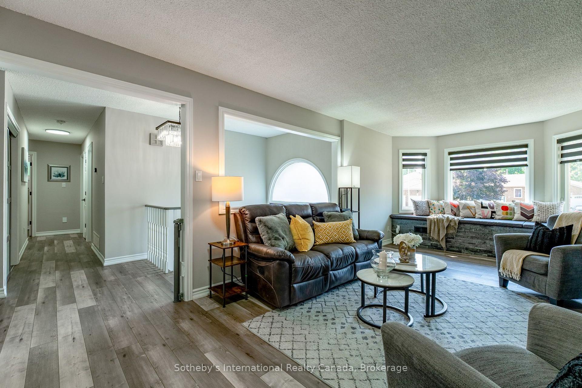 Photo 6 of 53 Royal Beech Drive, Wasaga Beach — HOMEH