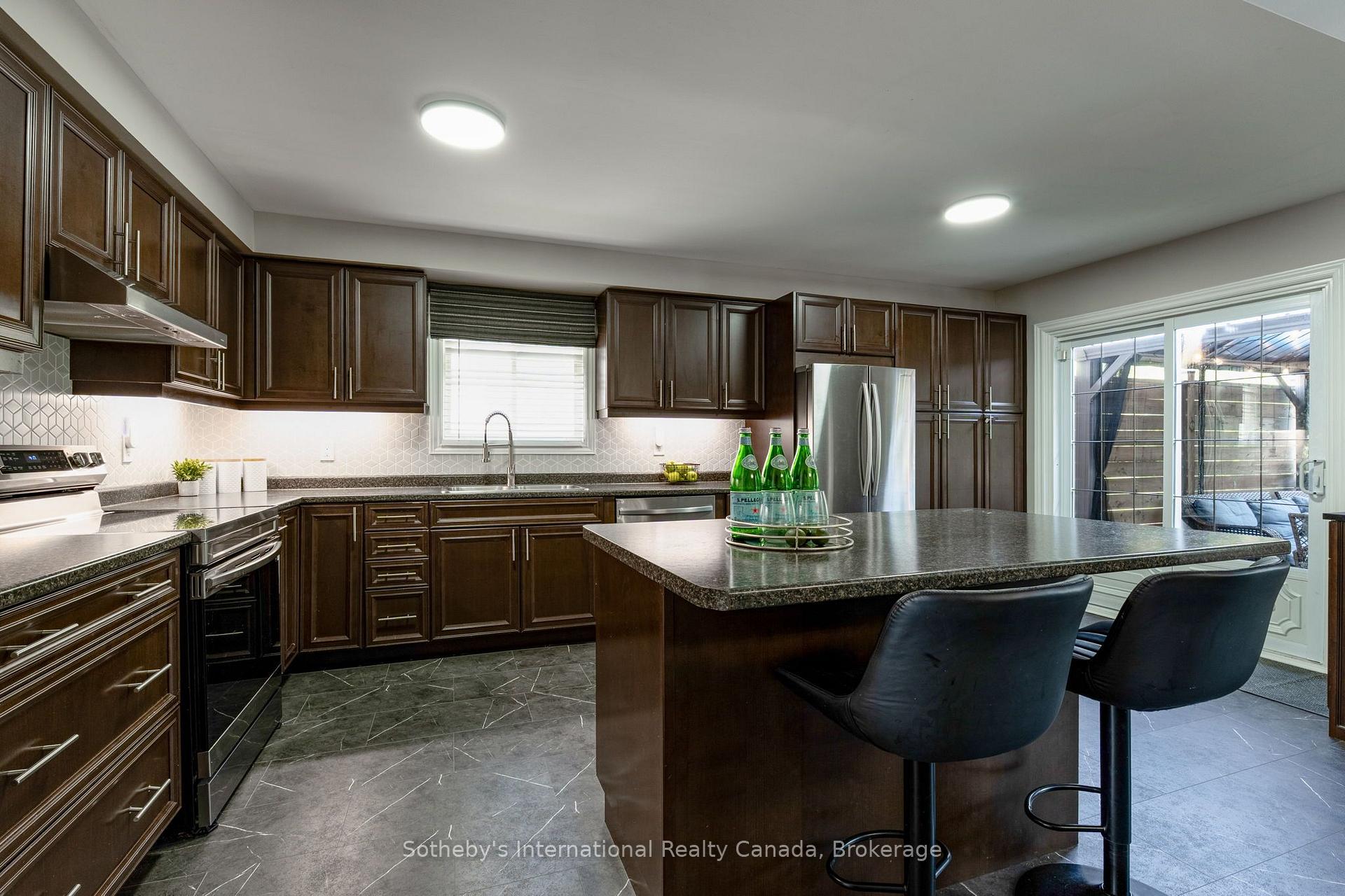 Photo 9 of 53 Royal Beech Drive, Wasaga Beach — HOMEH
