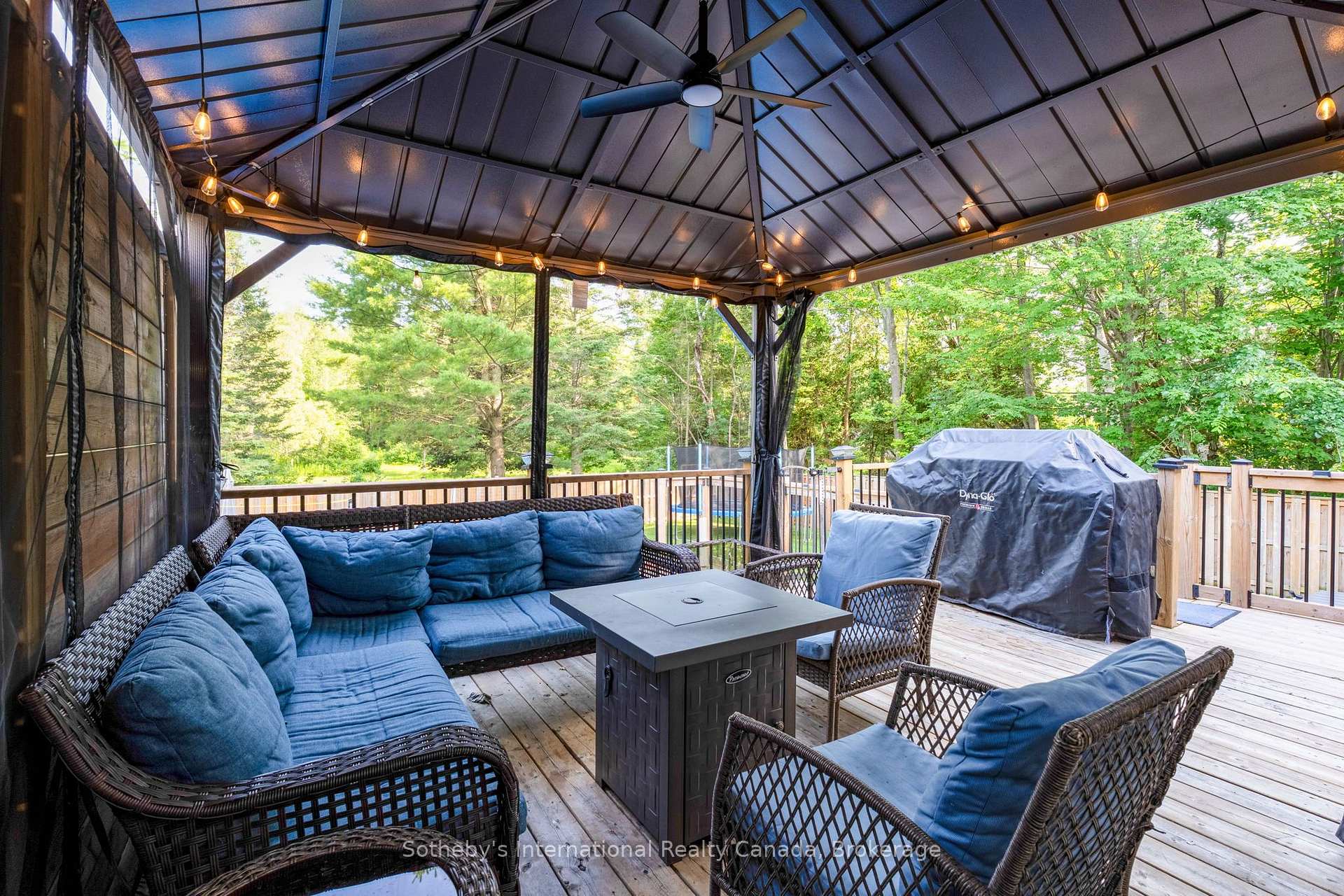 Photo 33 of 53 Royal Beech Drive, Wasaga Beach — HOMEH