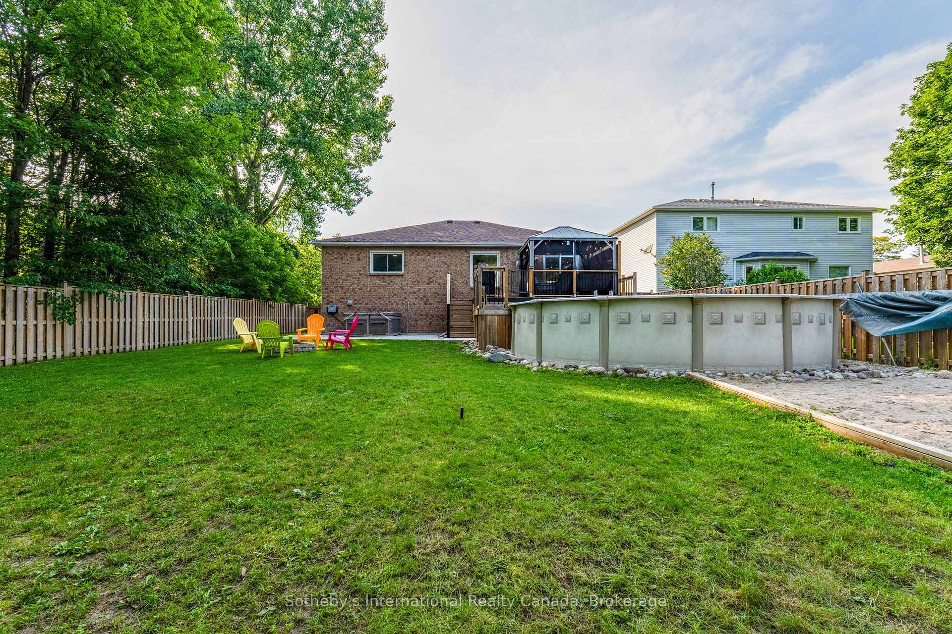Photo 37 of 53 Royal Beech Drive, Wasaga Beach — HOMEH