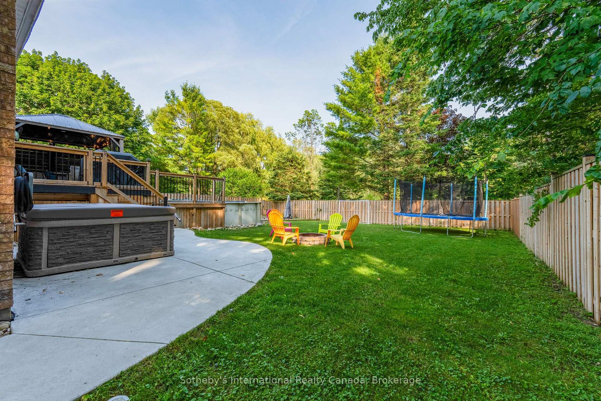 Photo 40 of 53 Royal Beech Drive, Wasaga Beach — HOMEH