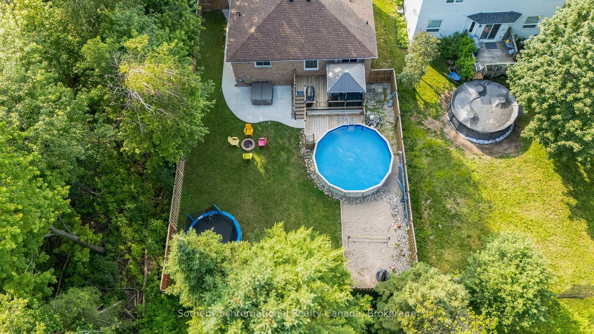 Photo 43 of 53 Royal Beech Drive, Wasaga Beach — HOMEH