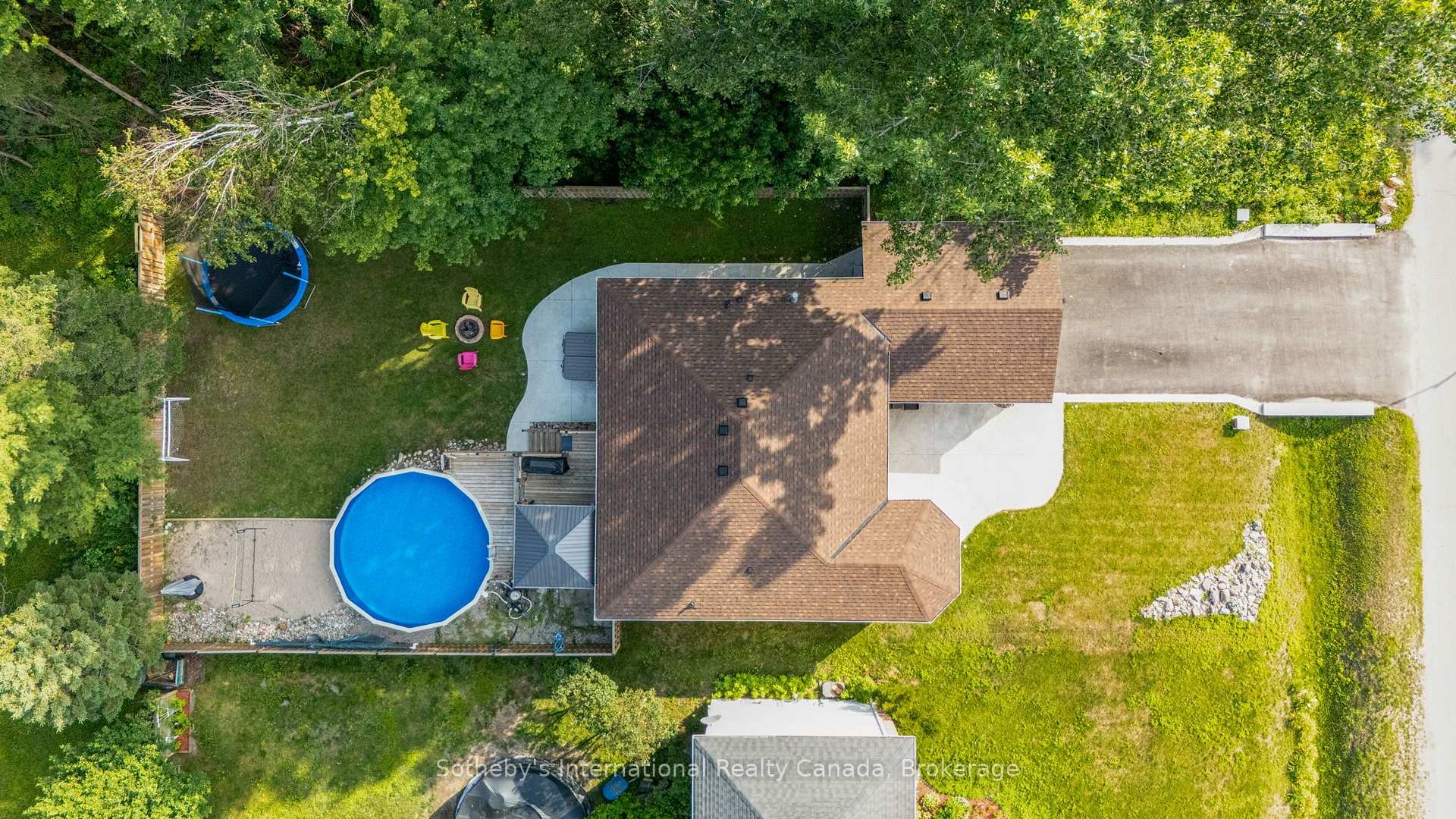 Photo 44 of 53 Royal Beech Drive, Wasaga Beach — HOMEH
