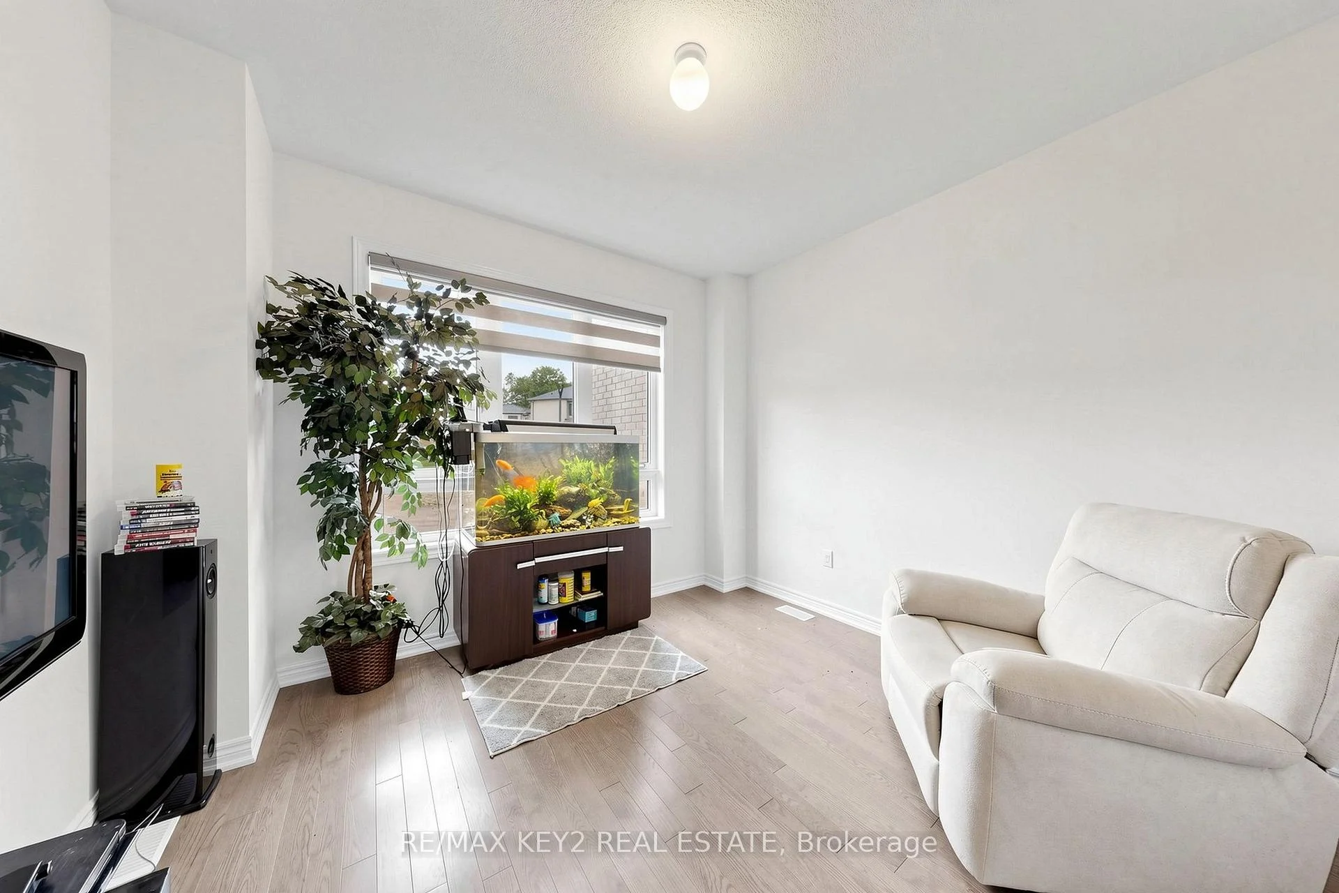 Photo 3 of 2955 Starlight Drive, Pickering, Rural Pickering — HOMEH