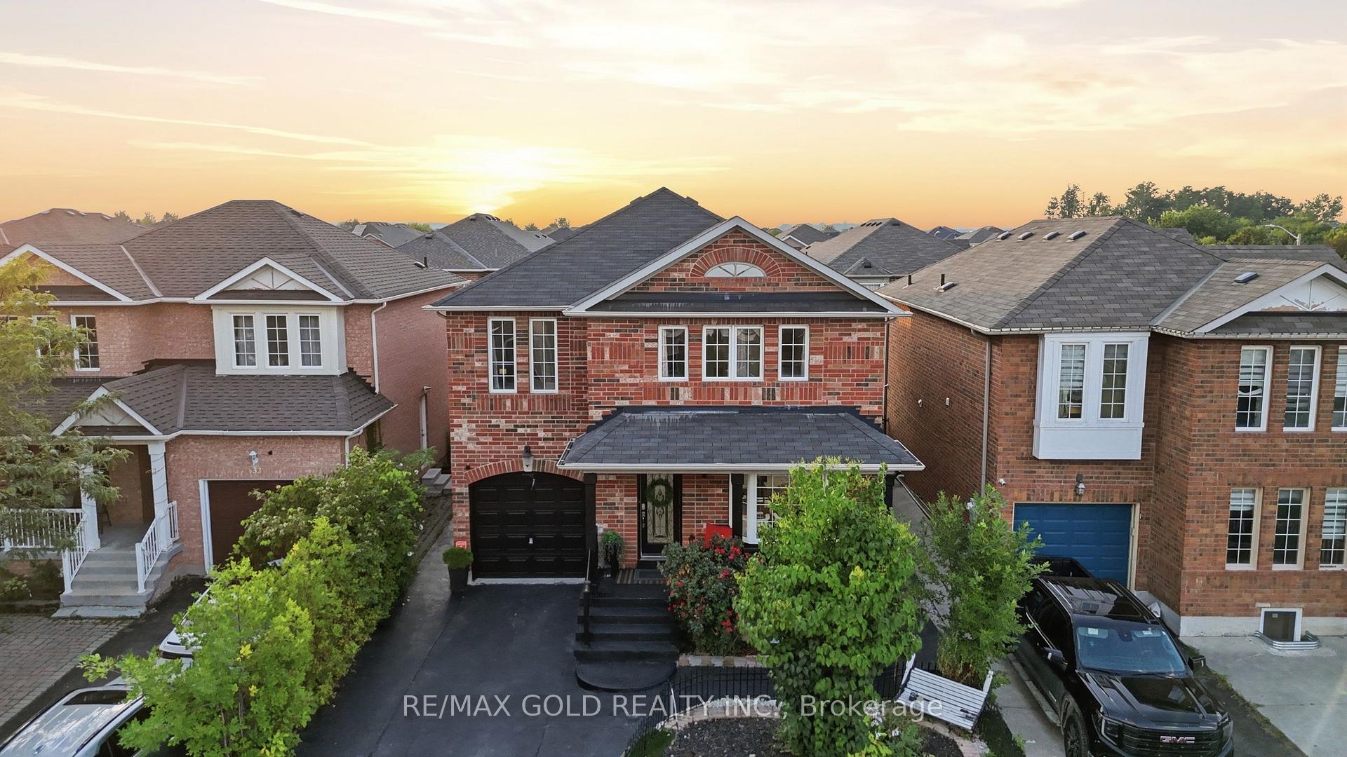 Photo 2 of 30 Schooner Drive, Brampton, Fletcher's Meadow — HOMEH
