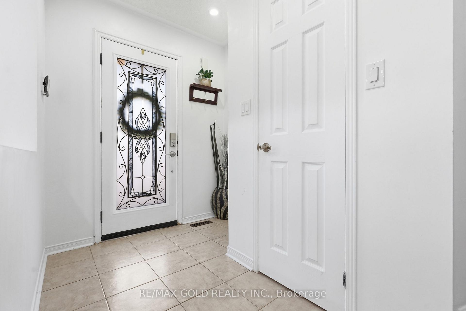 Photo 11 of 30 Schooner Drive, Brampton, Fletcher's Meadow — HOMEH