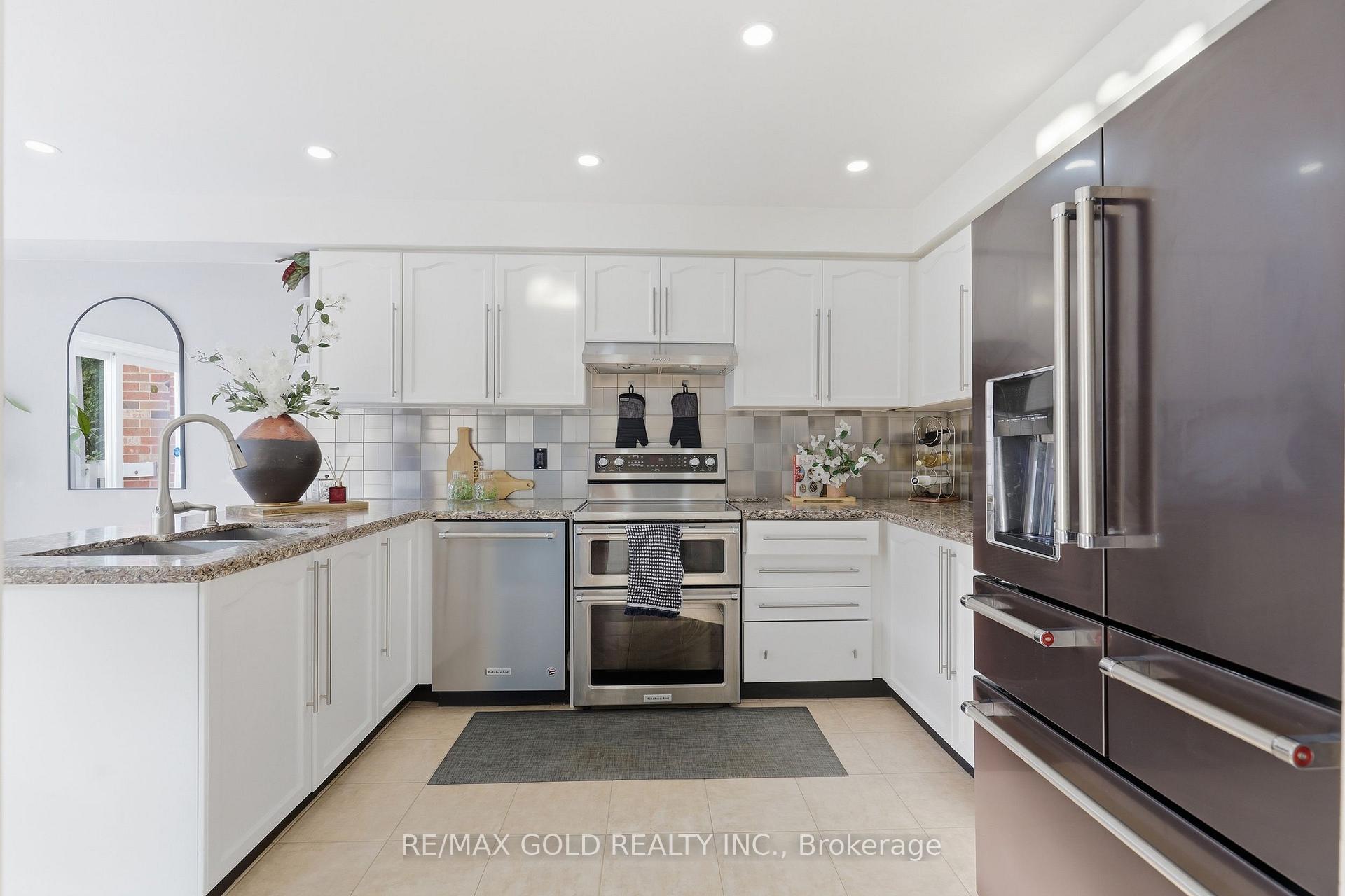 Photo 17 of 30 Schooner Drive, Brampton, Fletcher's Meadow — HOMEH