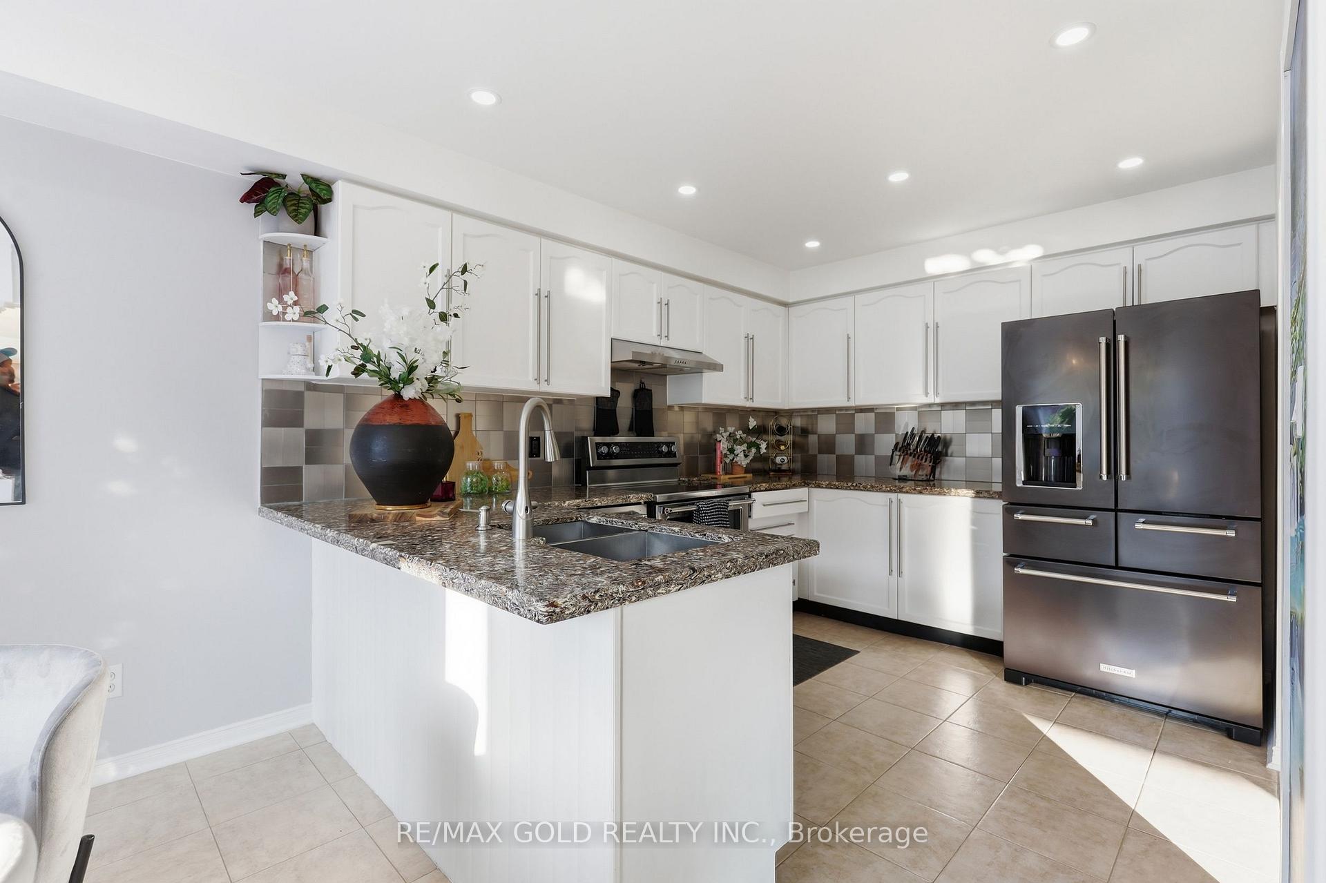 Photo 19 of 30 Schooner Drive, Brampton, Fletcher's Meadow — HOMEH