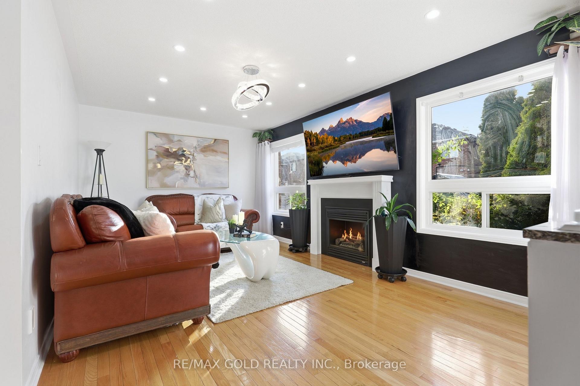 Photo 21 of 30 Schooner Drive, Brampton, Fletcher's Meadow — HOMEH