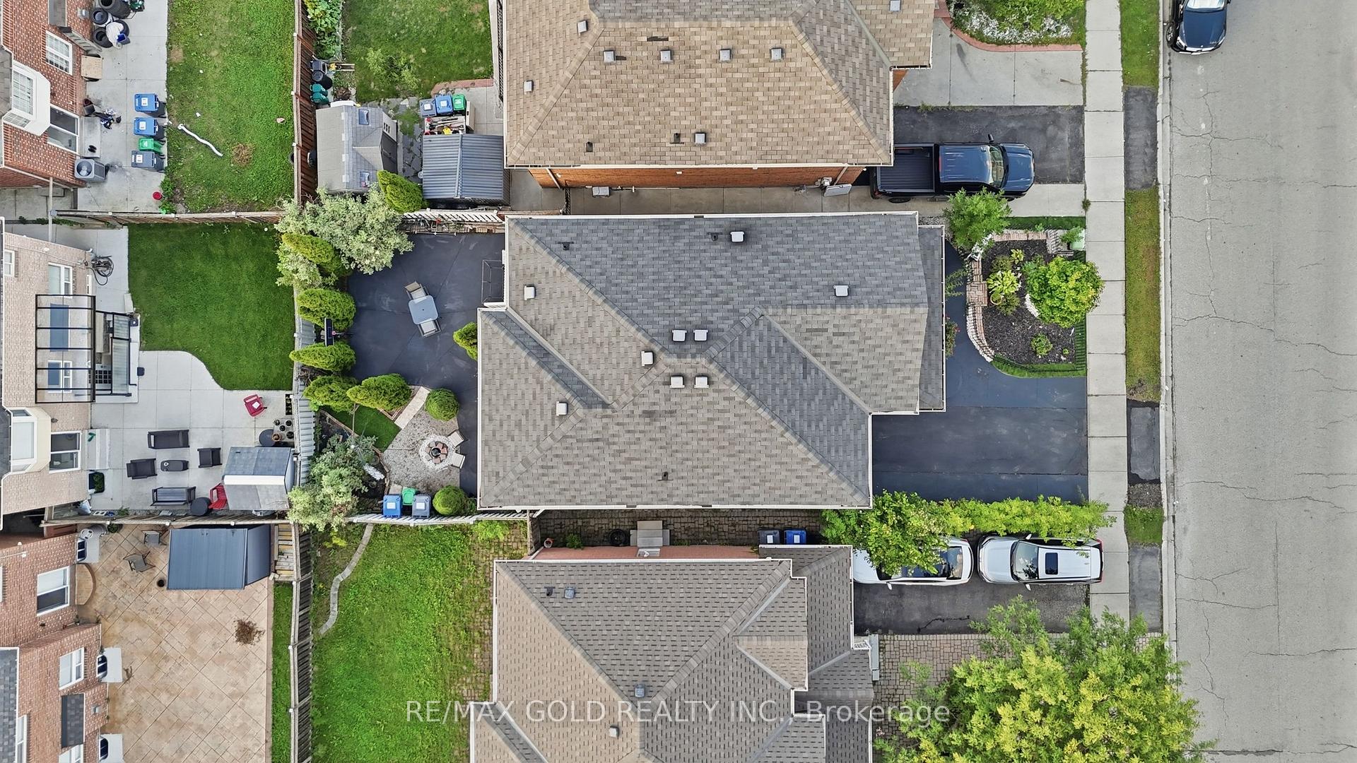 Photo 6 of 30 Schooner Drive, Brampton, Fletcher's Meadow — HOMEH