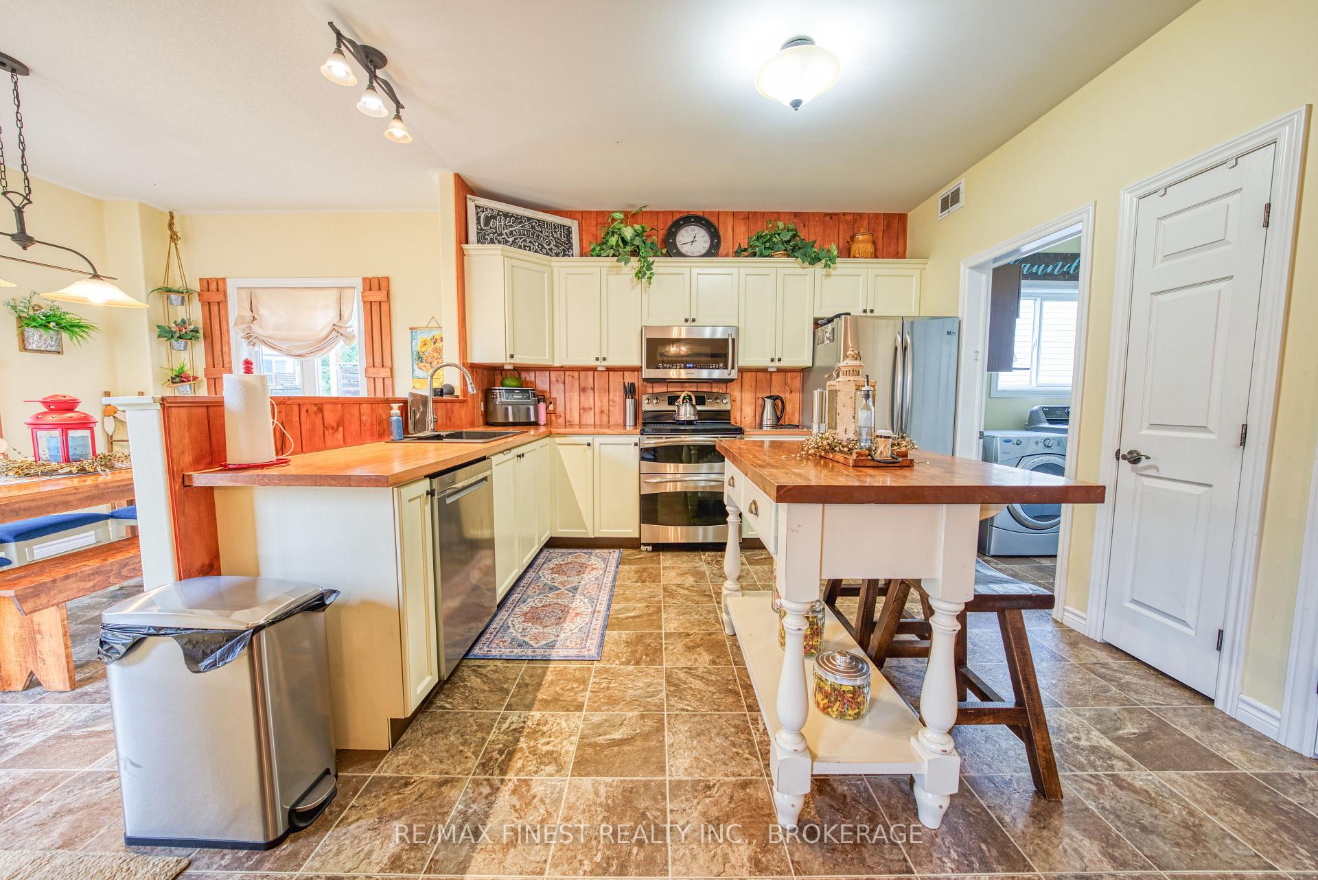 Photo 7 of 108 Mcdonough Crescent, Loyalist, Amherstview — HOMEH