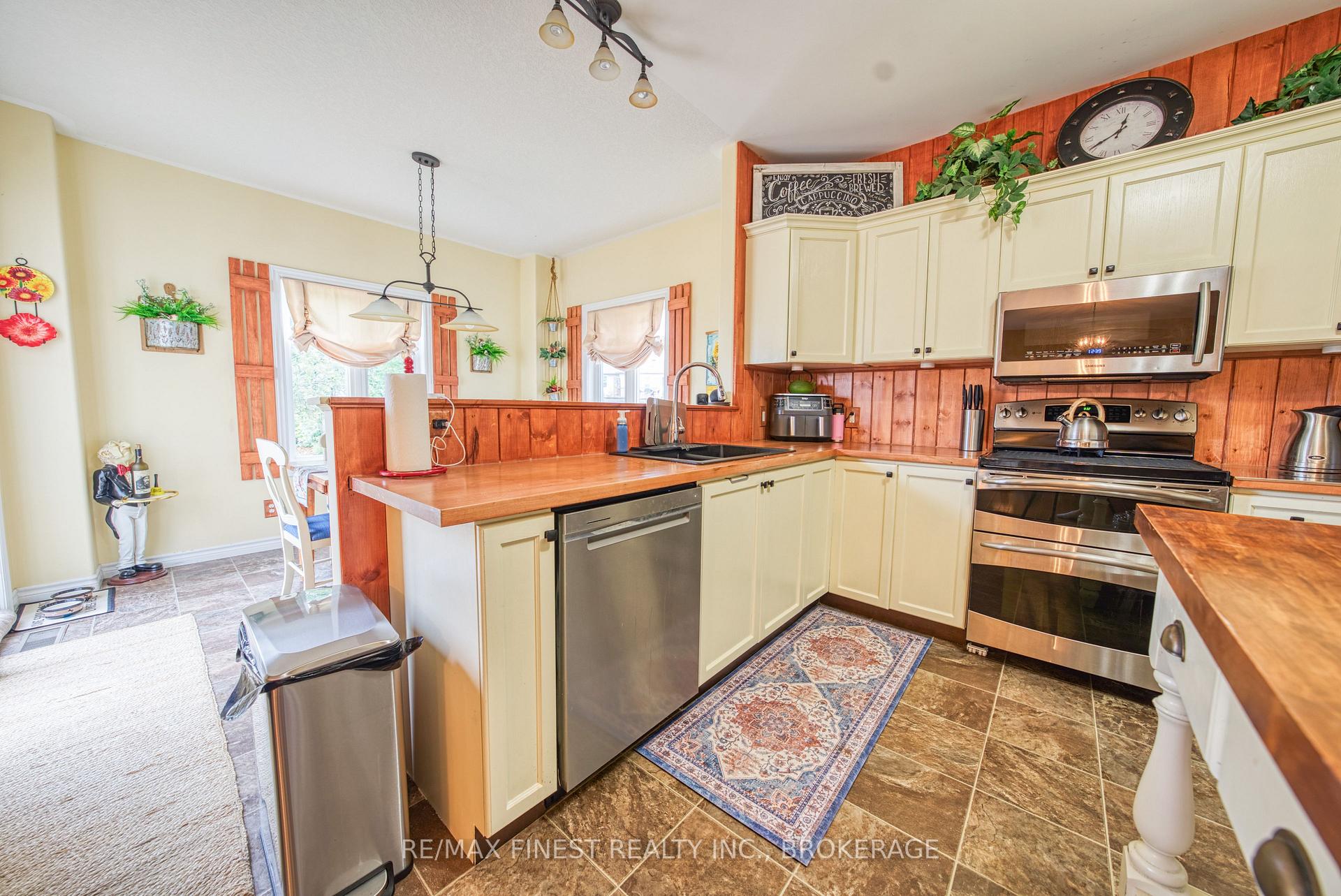 Photo 8 of 108 Mcdonough Crescent, Loyalist, Amherstview — HOMEH