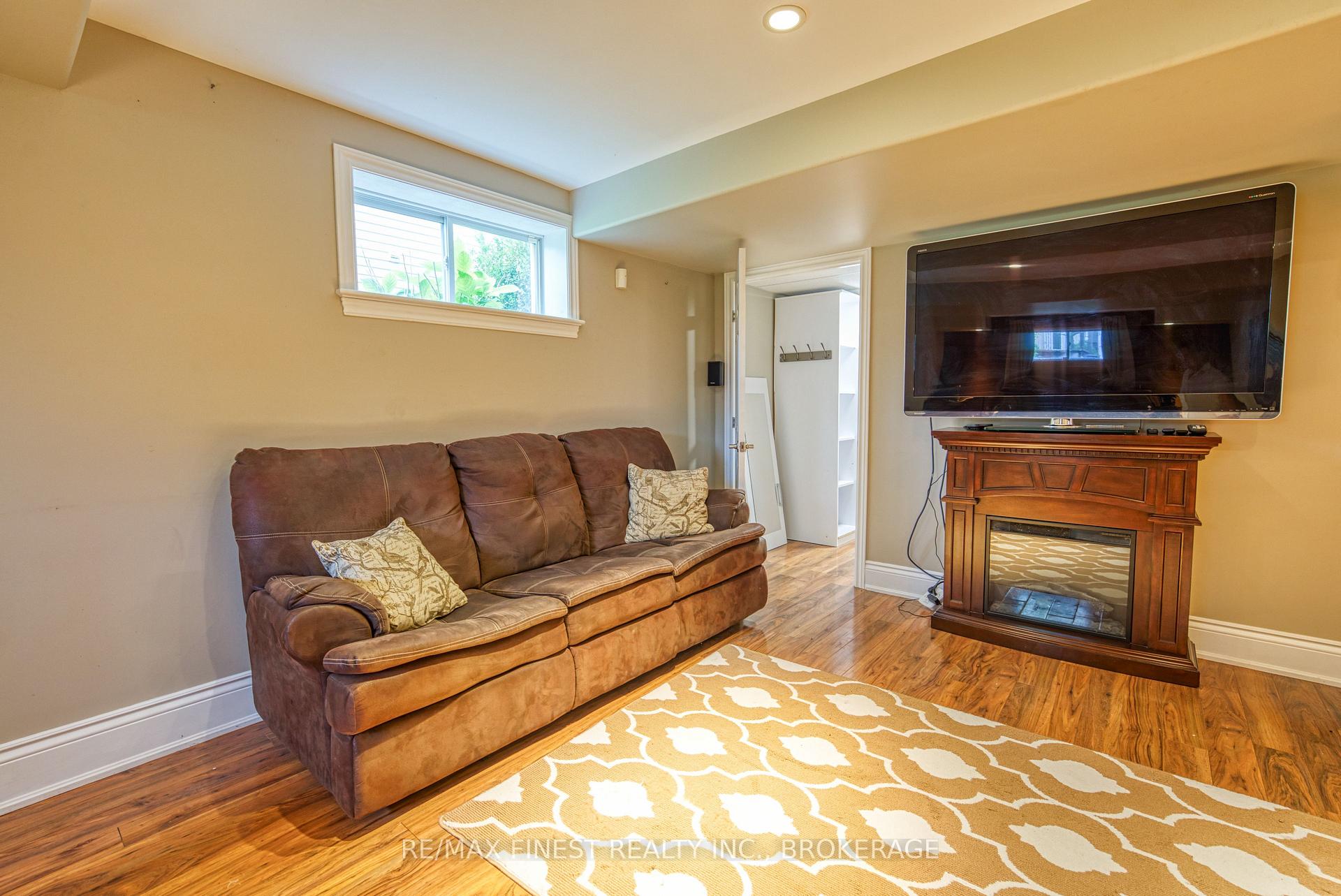Photo 33 of 108 Mcdonough Crescent, Loyalist, Amherstview — HOMEH