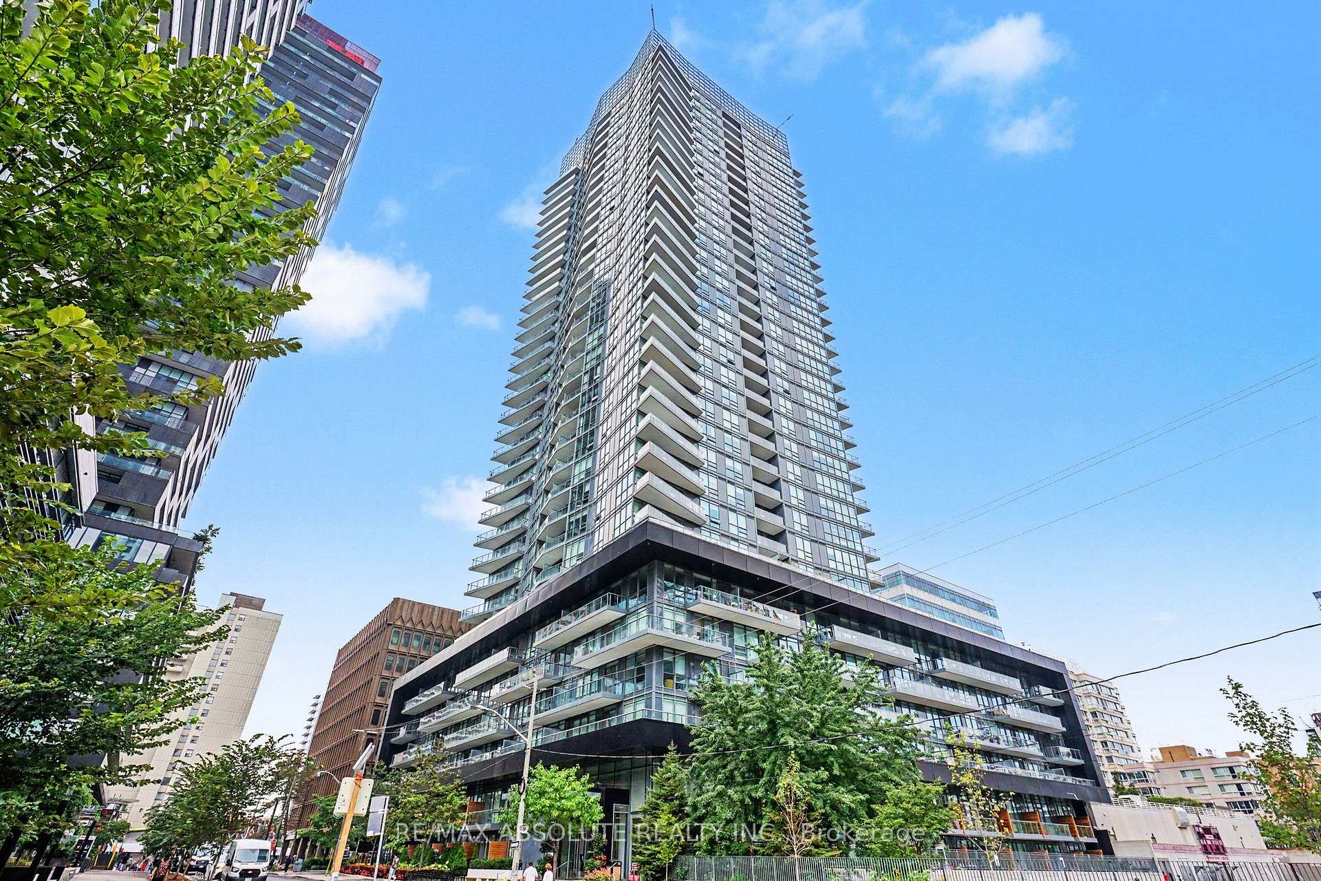 Photo 3 of Unit 2809, 30 Roehampton Avenue, Toronto, Mount Pleasant West — HOMEH