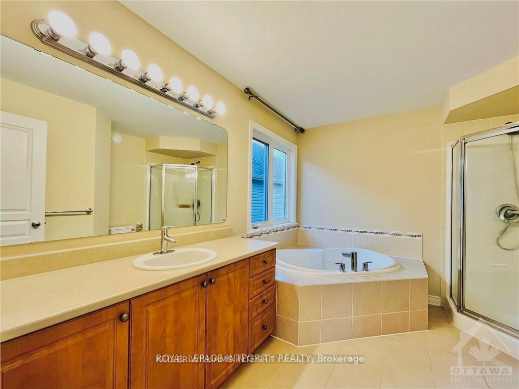 Photo 33 of 195 Keyrock Drive, Ottawa, Kanata - Kanata Lakes/Heritage Hills — HOMEH