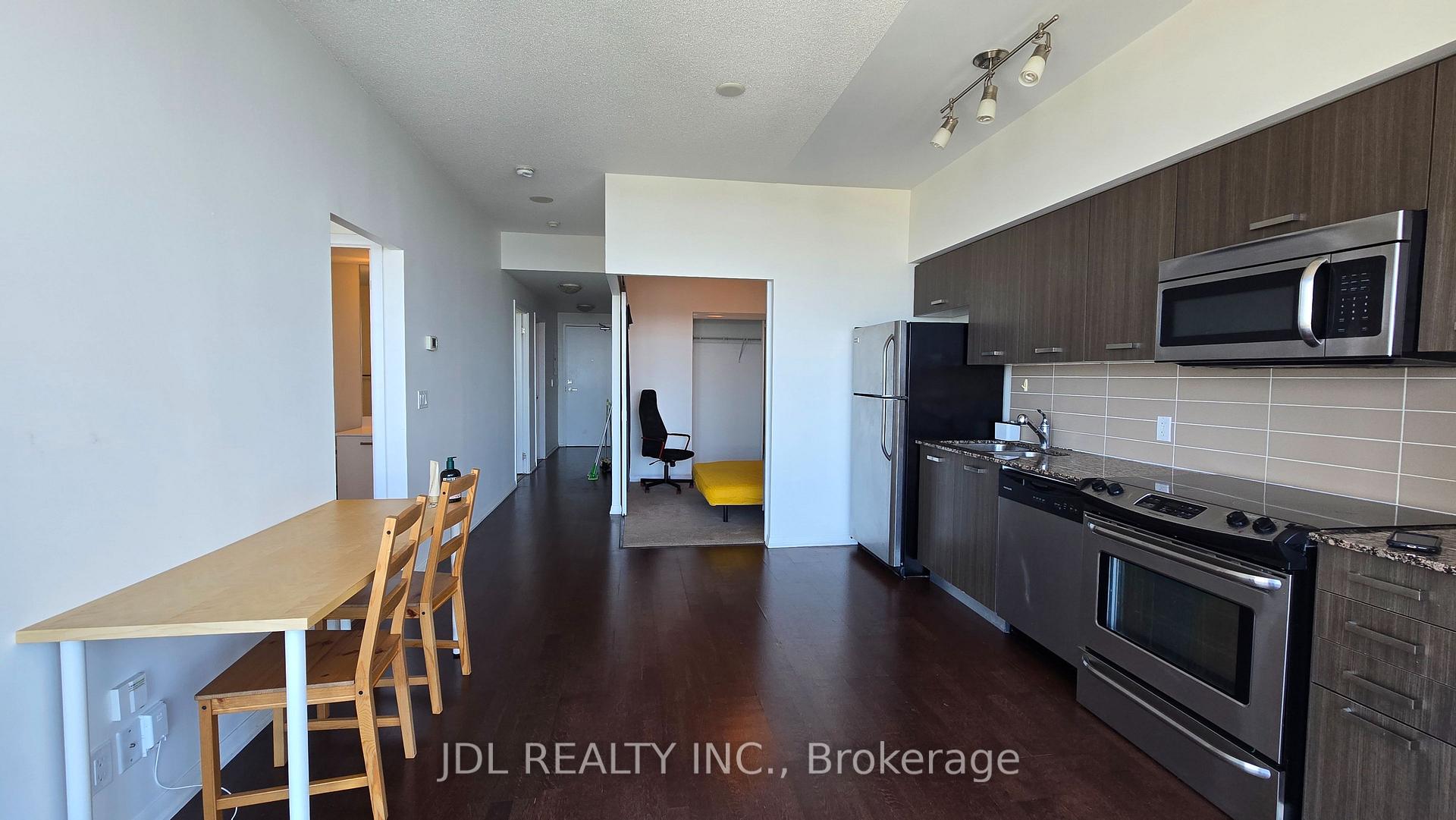 Photo 2 of Unit 4702, 832 Bay Street, Toronto, Bay Street Corridor — HOMEH