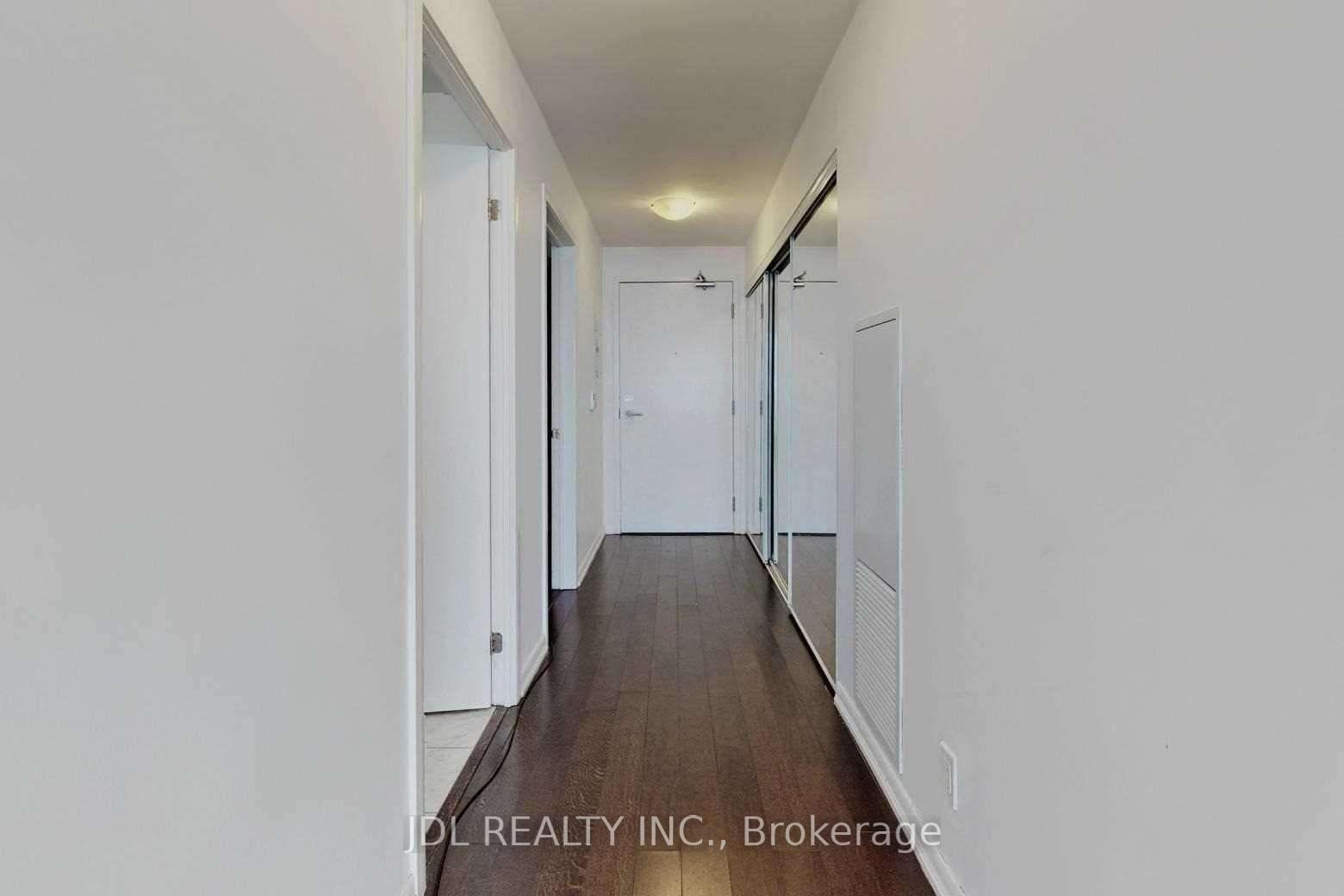 Photo 3 of Unit 4702, 832 Bay Street, Toronto, Bay Street Corridor — HOMEH