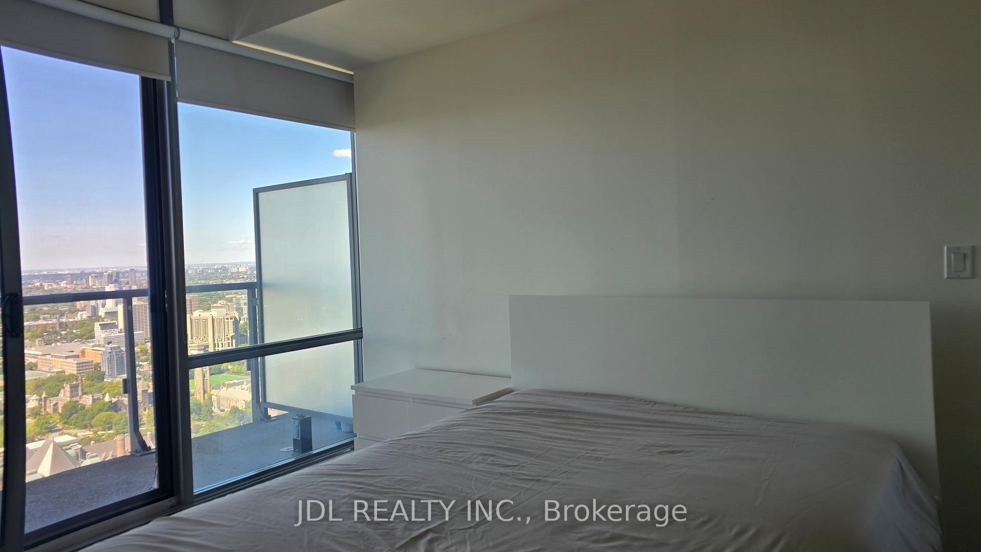 Photo 4 of Unit 4702, 832 Bay Street, Toronto, Bay Street Corridor — HOMEH