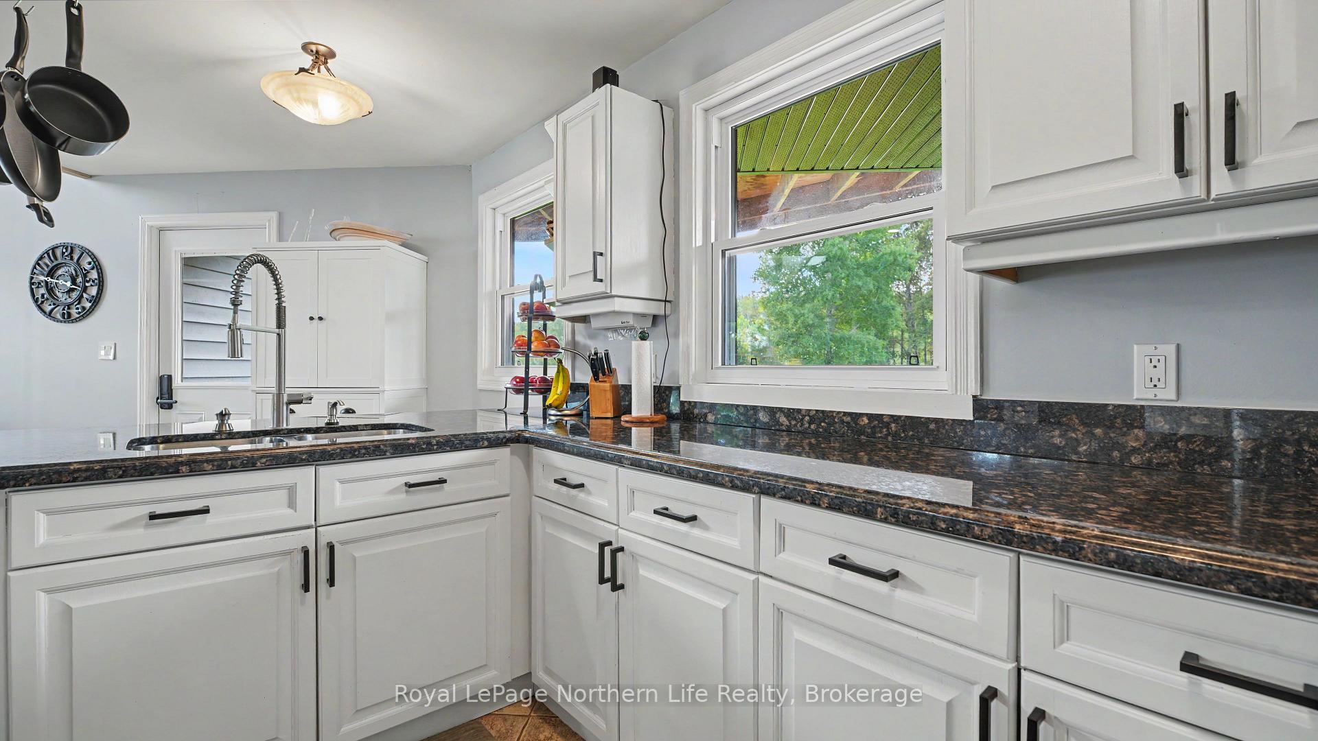 Photo 15 of 33 White Bear Court, Temagami — HOMEH