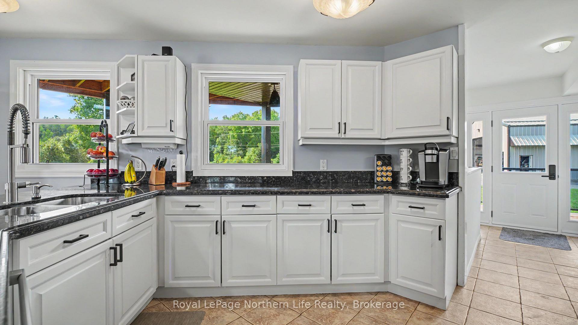 Photo 16 of 33 White Bear Court, Temagami — HOMEH