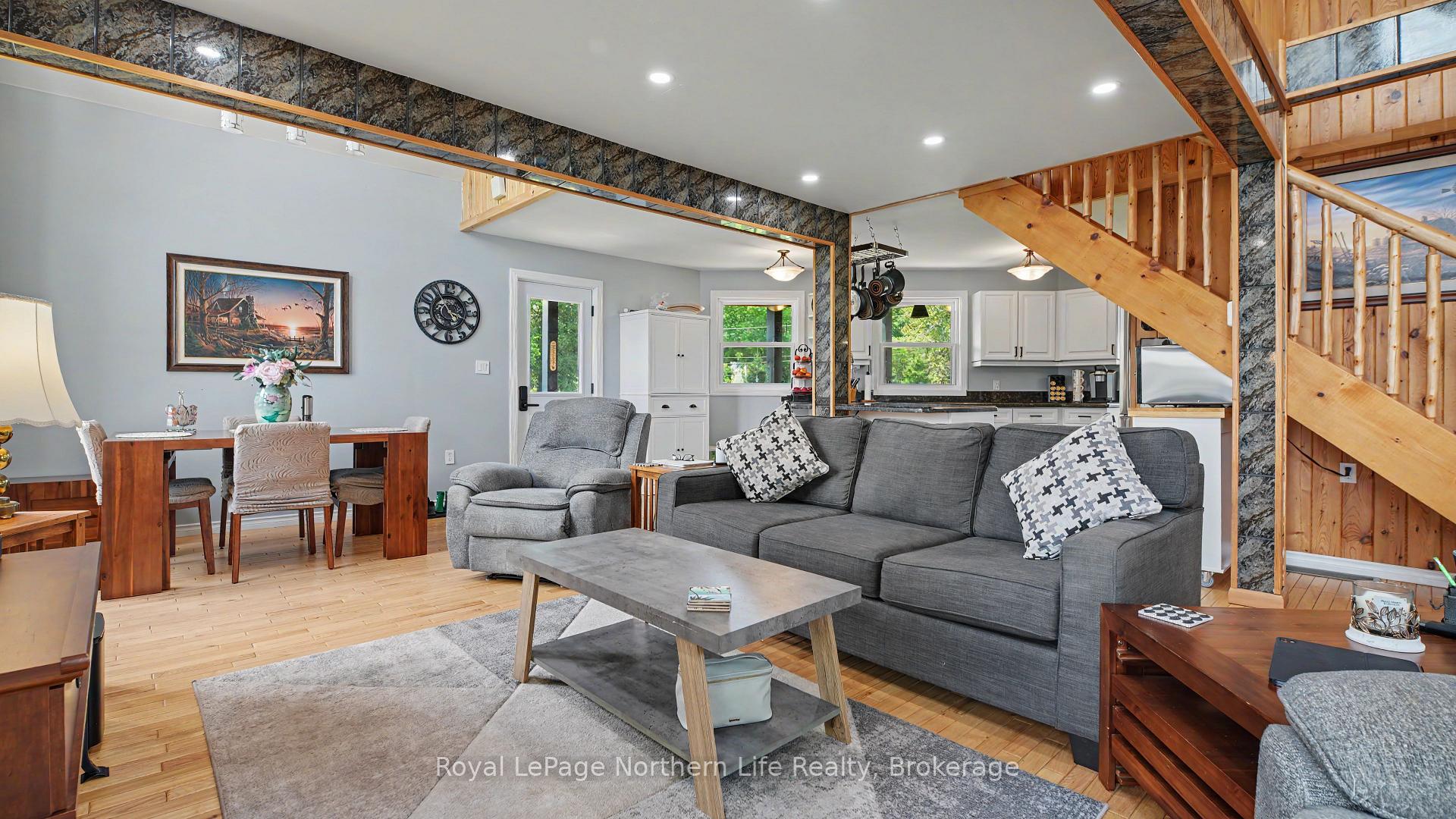 Photo 19 of 33 White Bear Court, Temagami — HOMEH