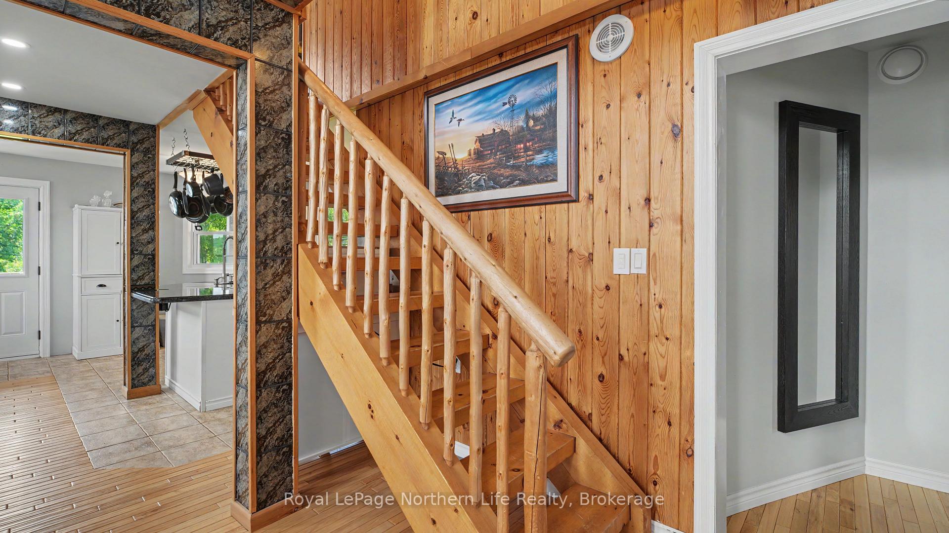 Photo 20 of 33 White Bear Court, Temagami — HOMEH