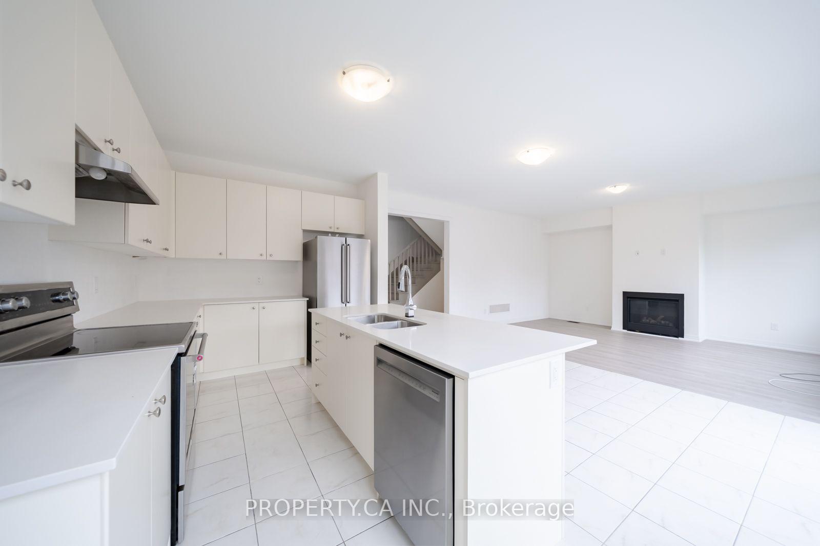 Photo 4 of 17 Jinnah Avenue, Markham, Middlefield — HOMEH