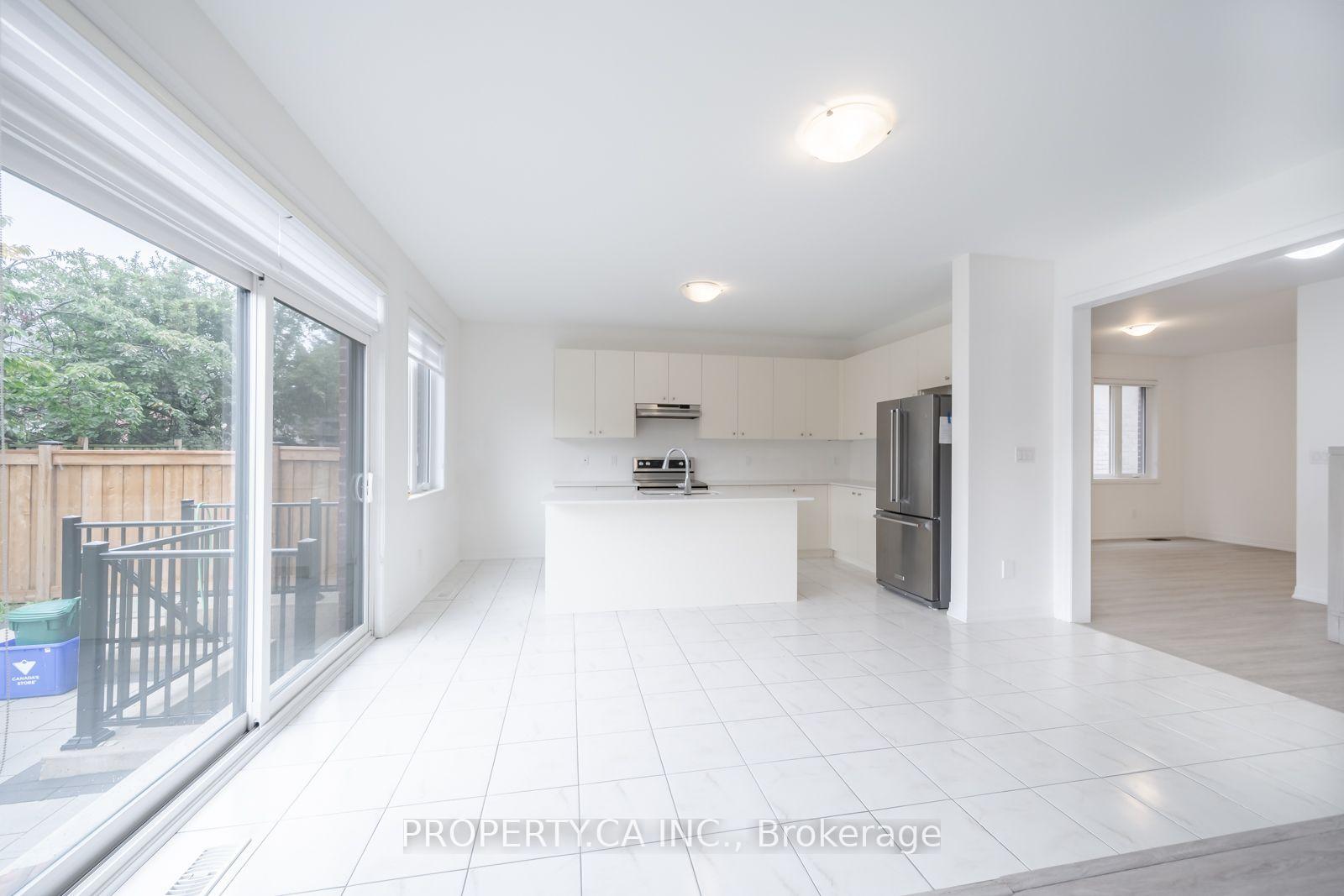 Photo 5 of 17 Jinnah Avenue, Markham, Middlefield — HOMEH
