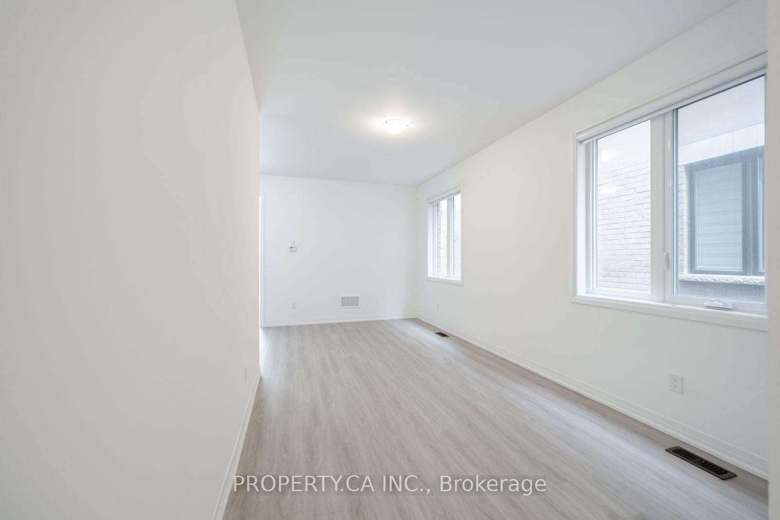 Photo 7 of 17 Jinnah Avenue, Markham, Middlefield — HOMEH