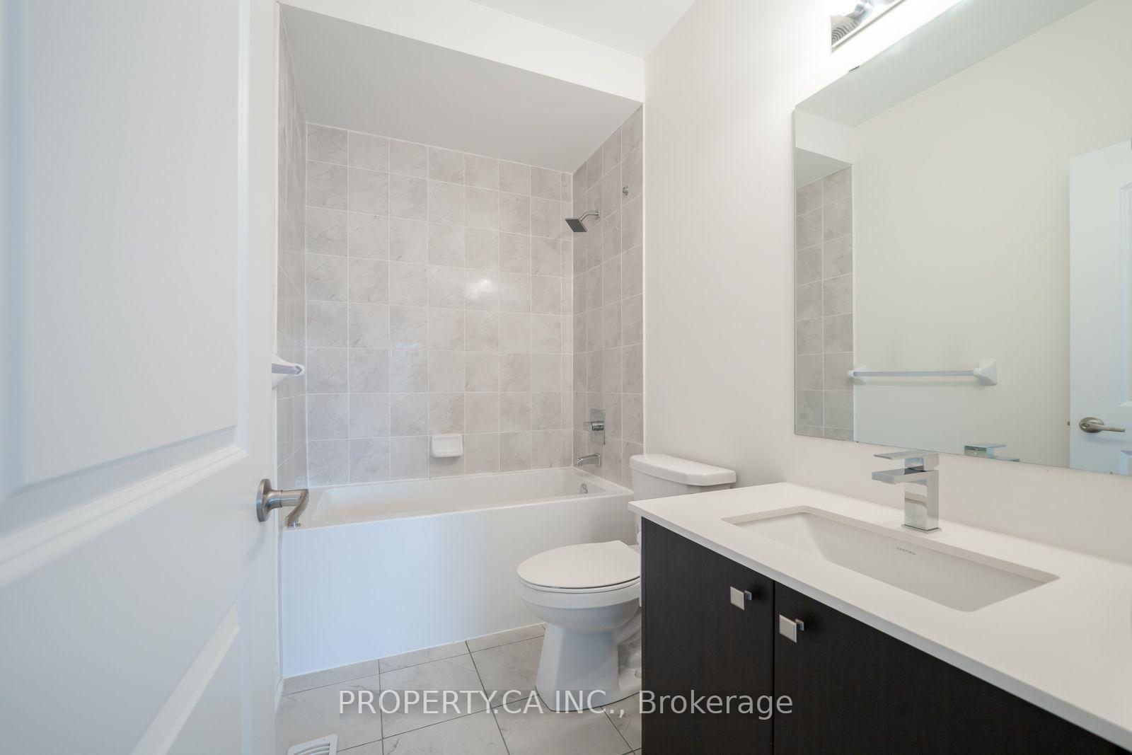 Photo 13 of 17 Jinnah Avenue, Markham, Middlefield — HOMEH