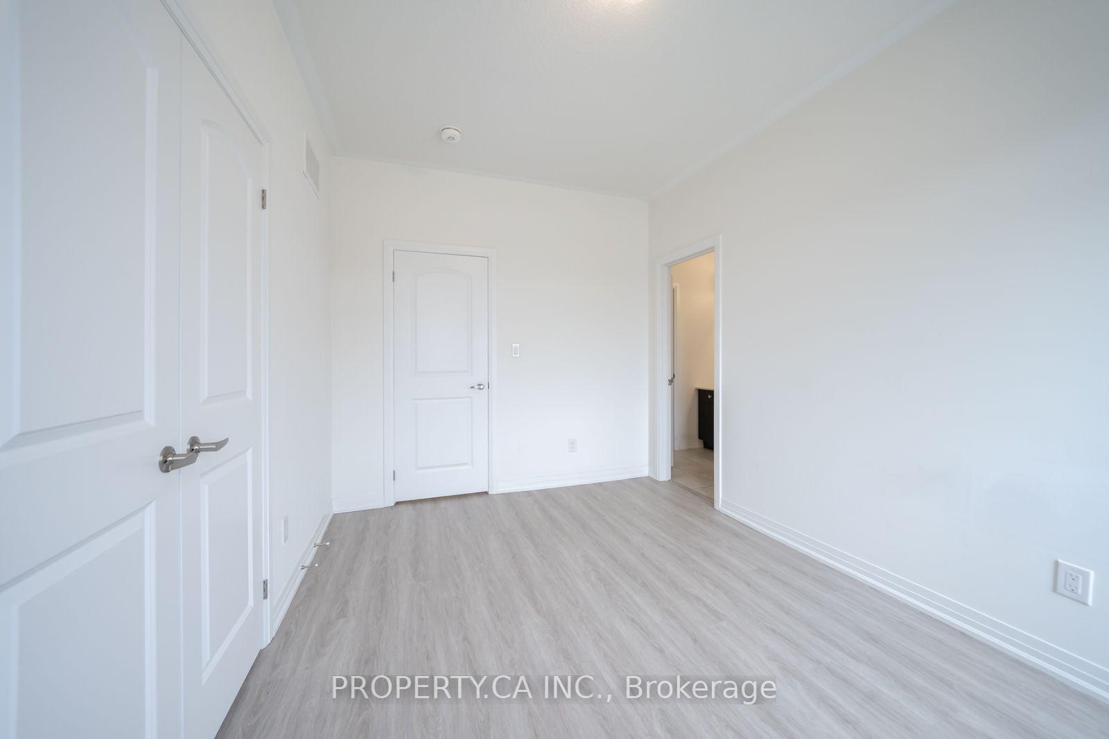 Photo 14 of 17 Jinnah Avenue, Markham, Middlefield — HOMEH