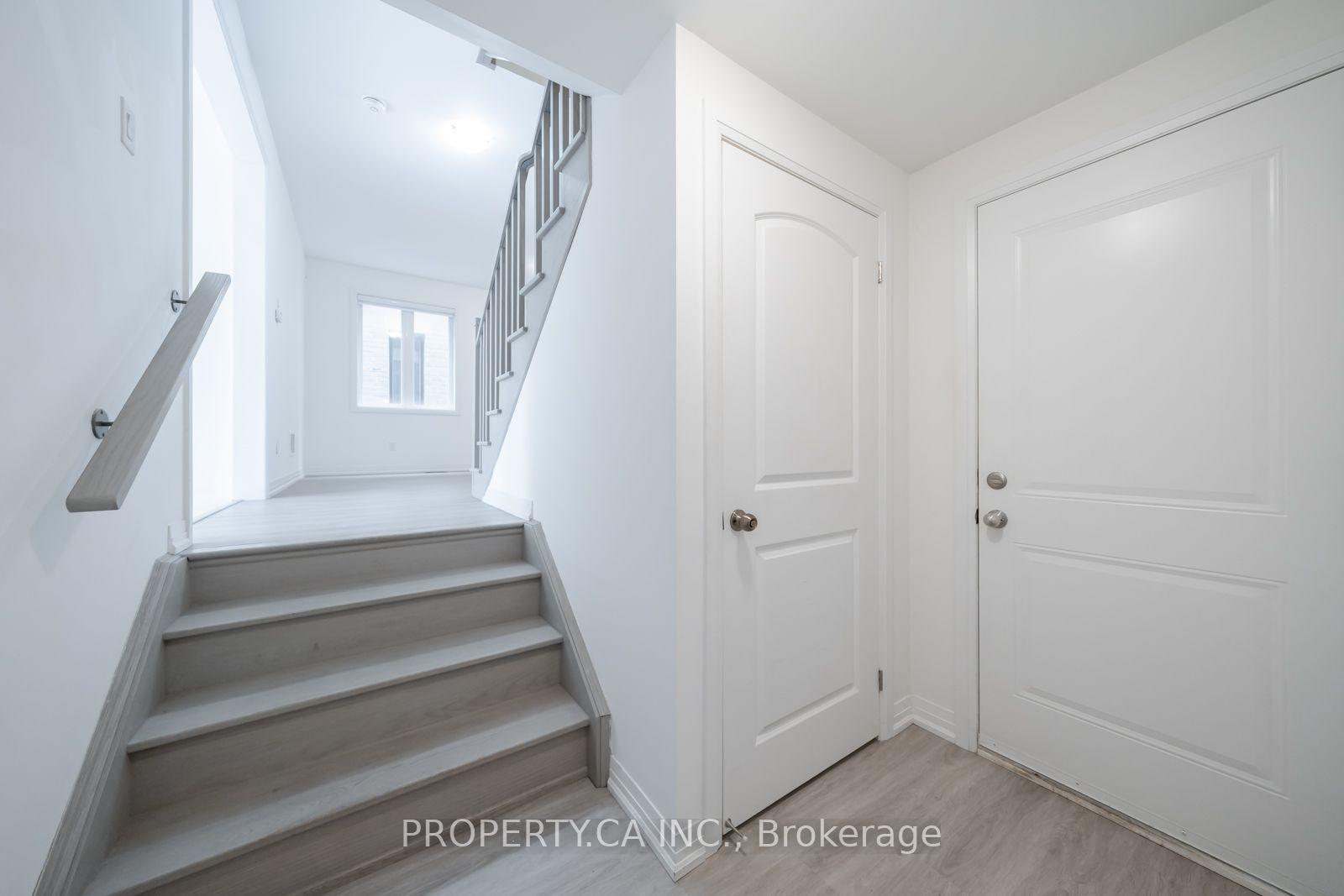 Photo 23 of 17 Jinnah Avenue, Markham, Middlefield — HOMEH