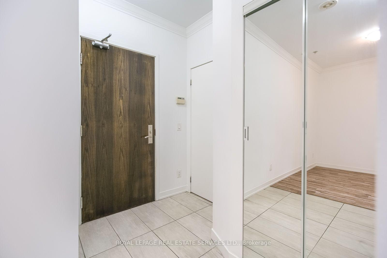 Photo 4 of Unit 1605, 840 Queens Plate Drive, Etobicoke, West Humber-Clairville — HOMEH
