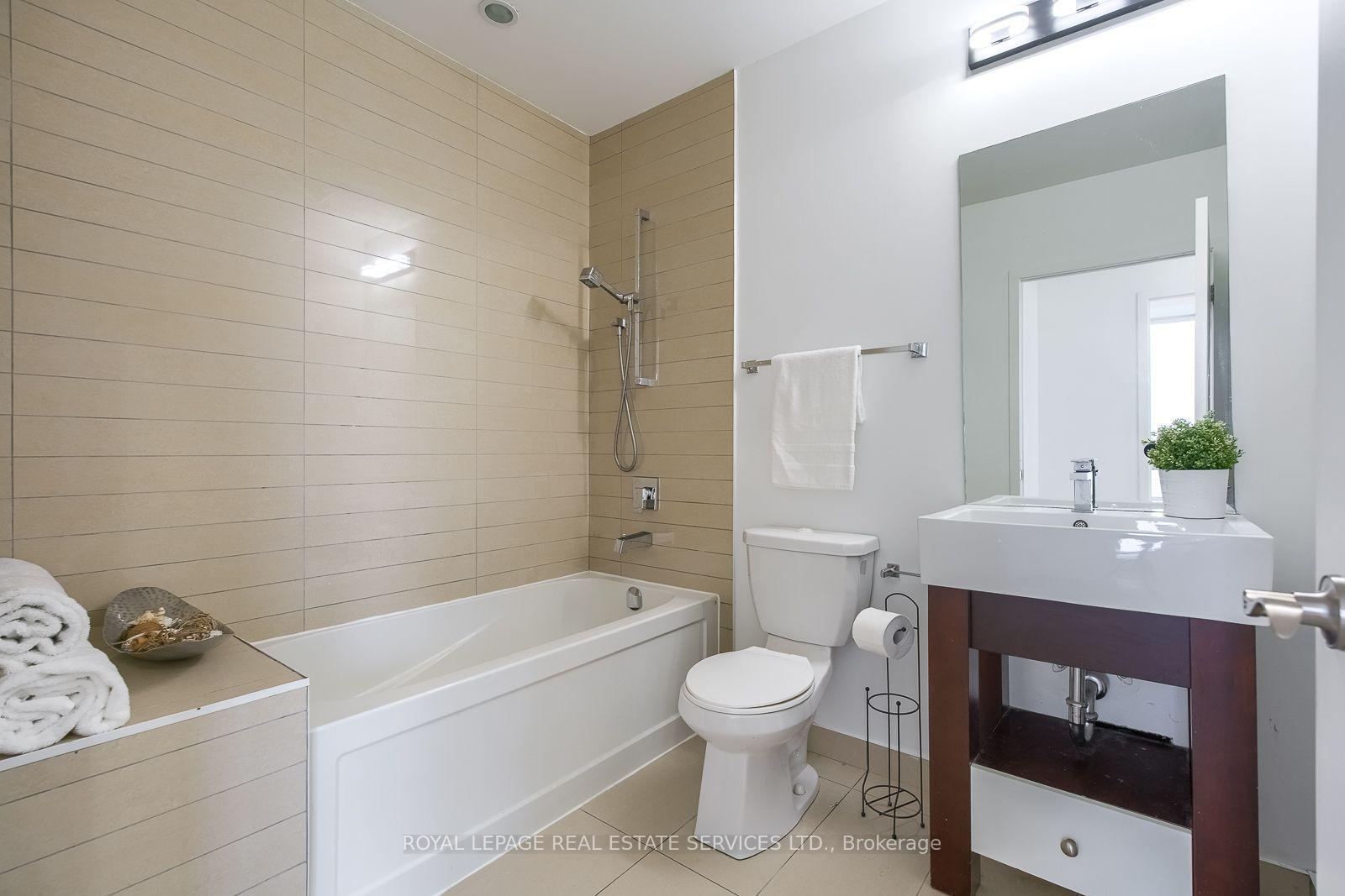 Photo 14 of Unit 1605, 840 Queens Plate Drive, Etobicoke, West Humber-Clairville — HOMEH