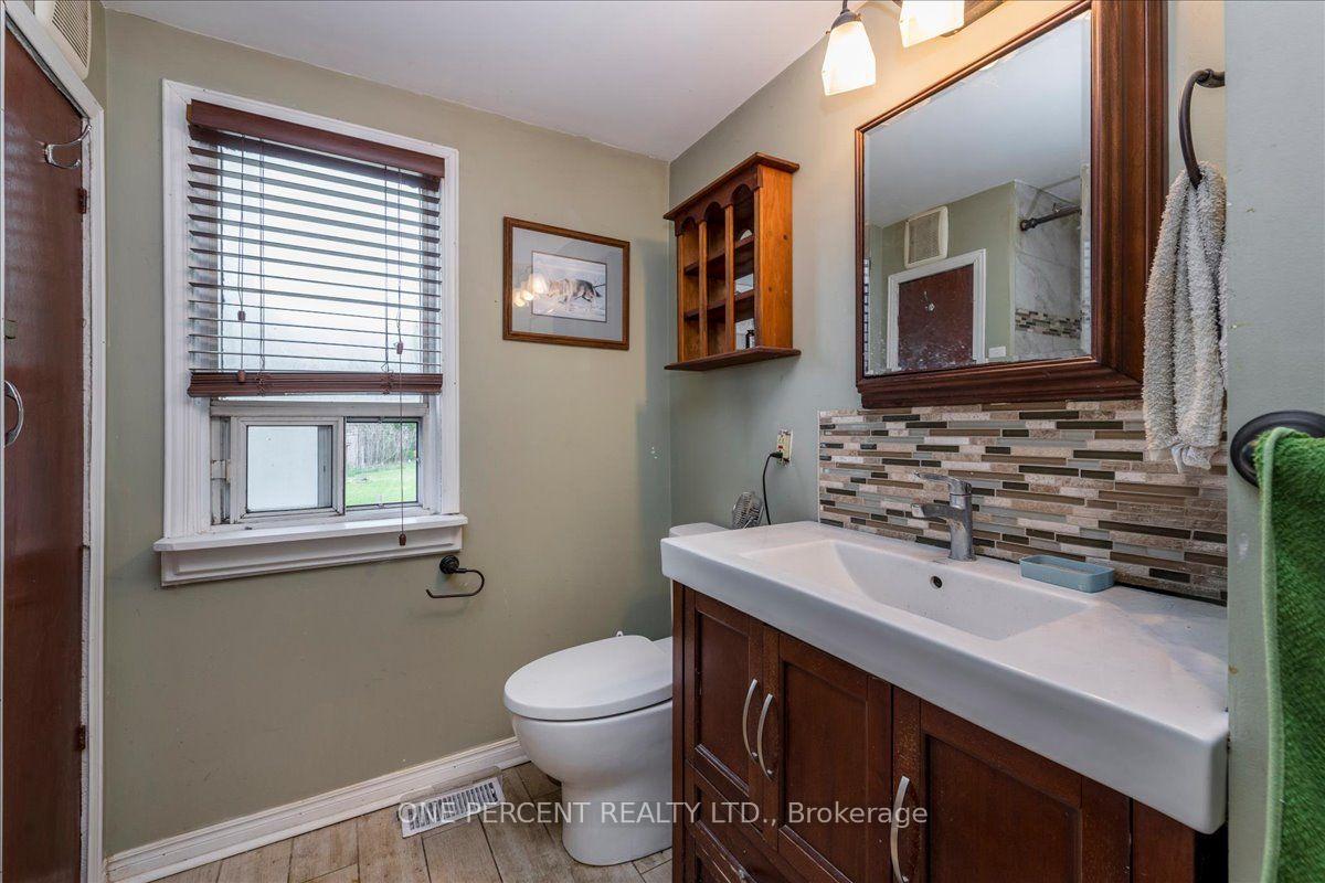 Photo 4 of 224 Foster Drive, Barrie, Painswick North — HOMEH