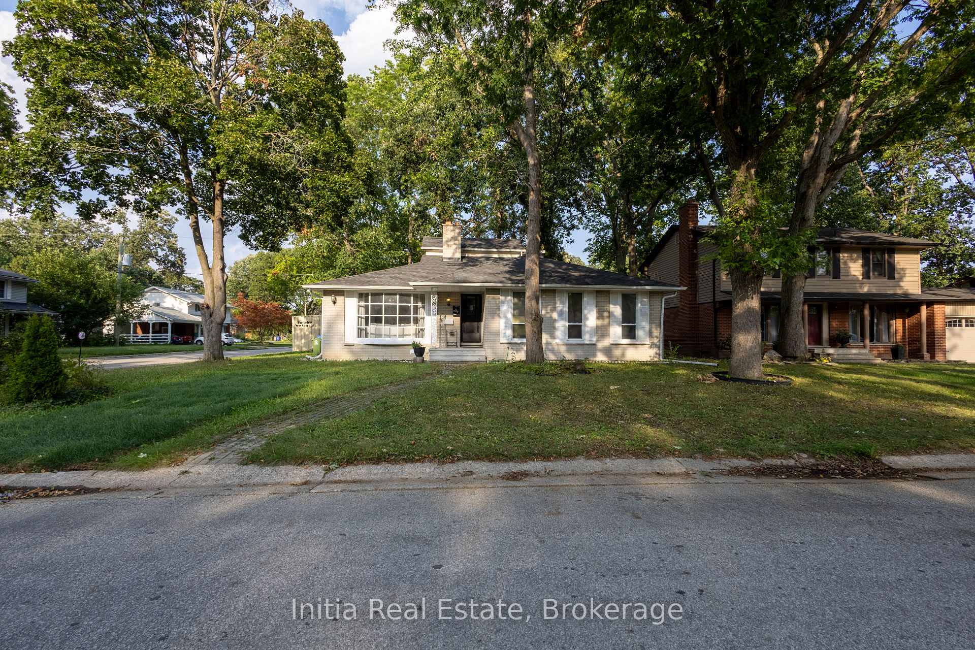 Photo 3 of 3400 St Patrick's Drive, Windsor — HOMEH