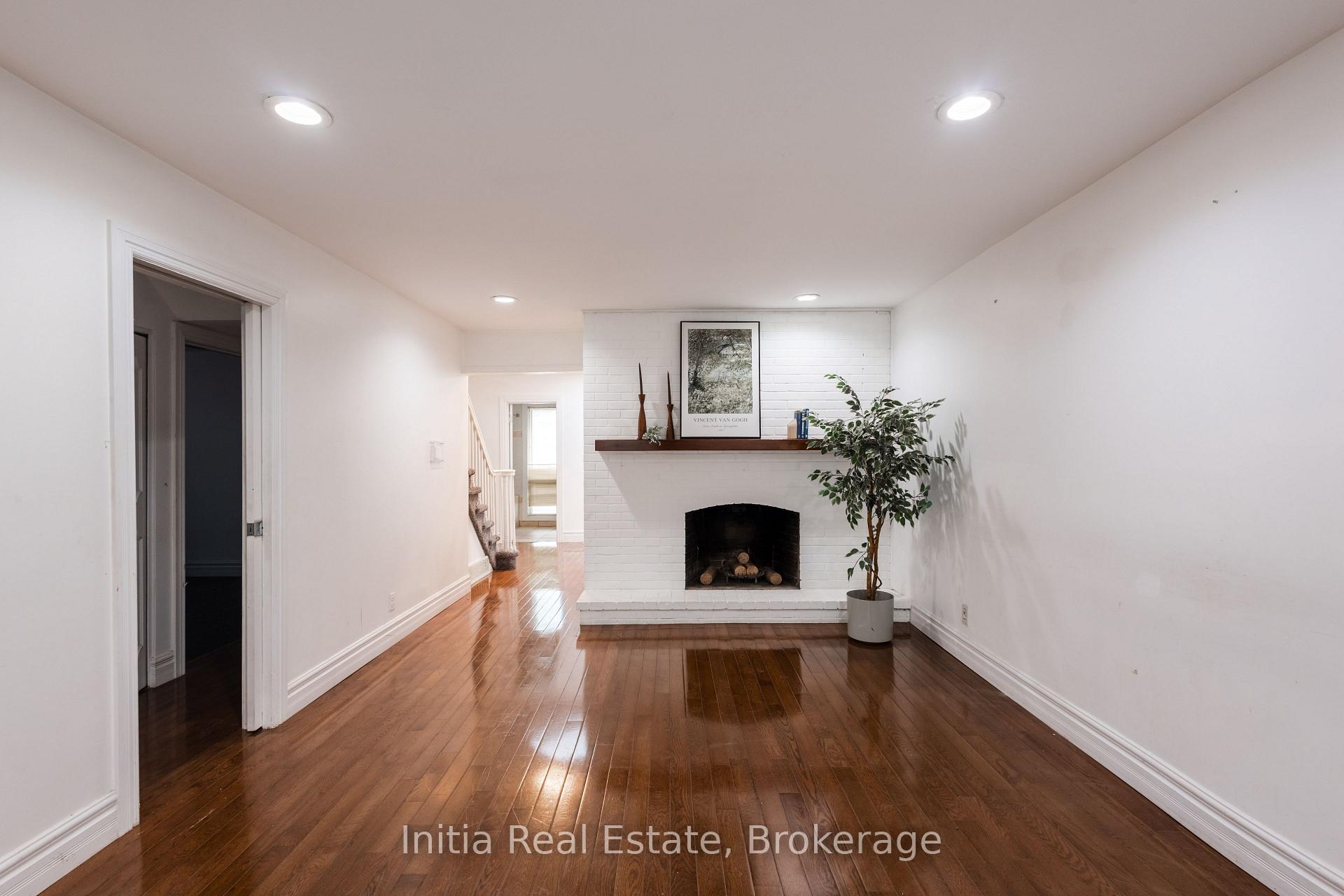 Photo 17 of 3400 St Patrick's Drive, Windsor — HOMEH