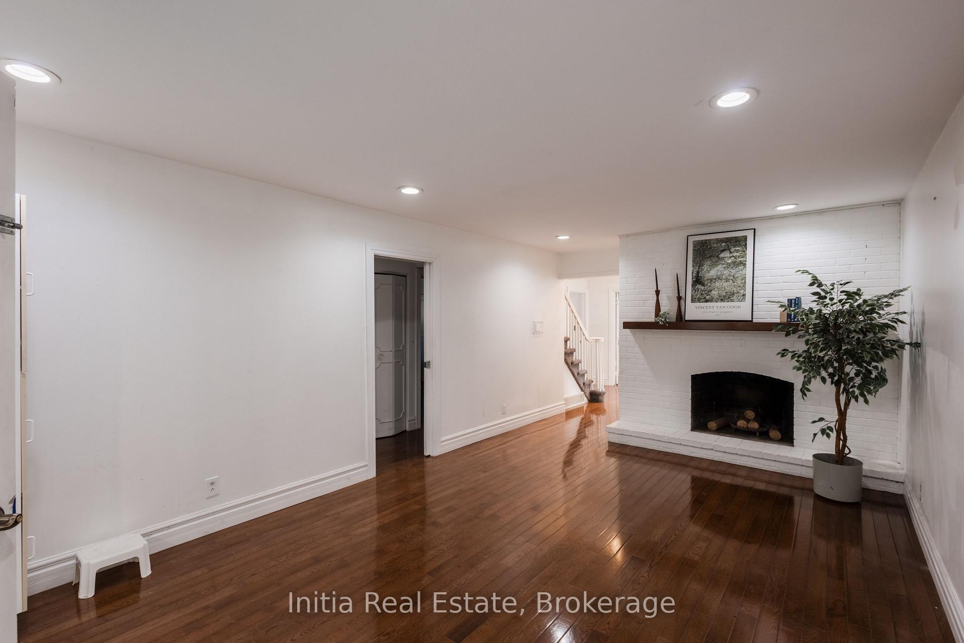 Photo 14 of 3400 St Patrick's Drive, Windsor — HOMEH