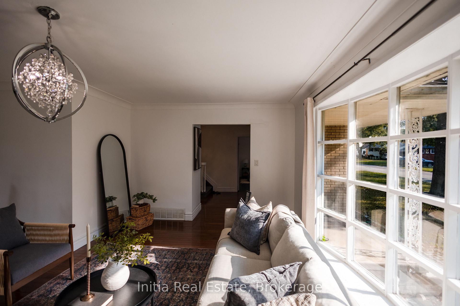 Photo 18 of 3400 St Patrick's Drive, Windsor — HOMEH