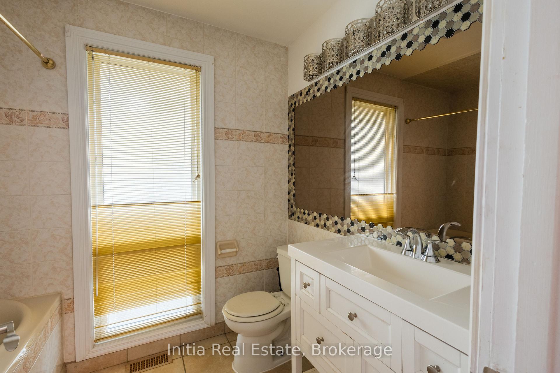 Photo 28 of 3400 St Patrick's Drive, Windsor — HOMEH