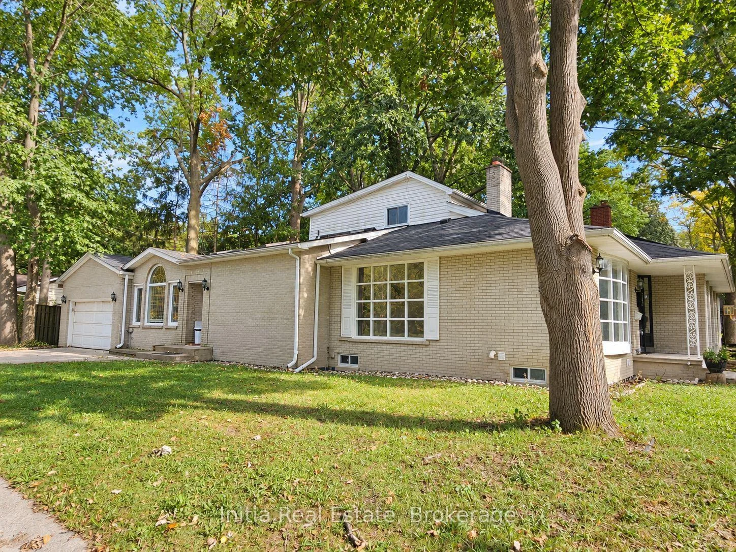 Photo 6 of 3400 St Patrick's Drive, Windsor — HOMEH
