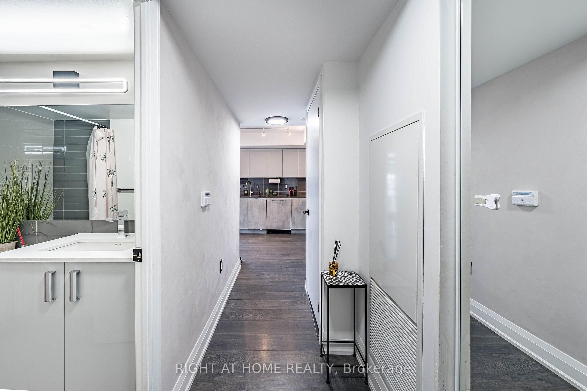 Photo 3 of Unit 1309, 30 gibbs Road, Etobicoke, Islington-City Centre West — HOMEH