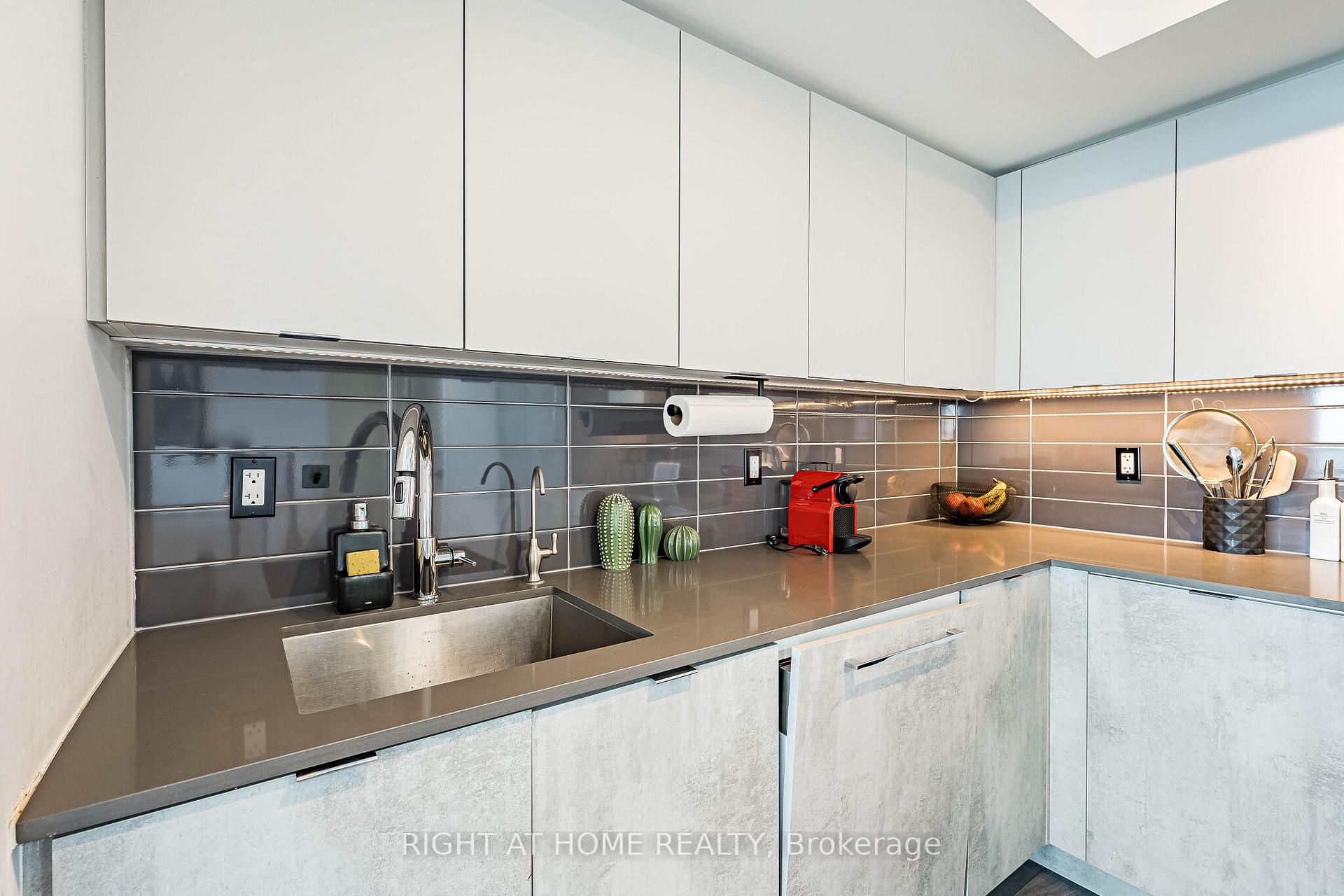 Photo 6 of Unit 1309, 30 gibbs Road, Etobicoke, Islington-City Centre West — HOMEH