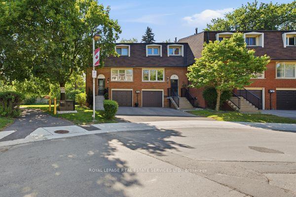 Photo 2 of 29 Silver Shadow Path, Etobicoke, Markland Wood — HOMEH