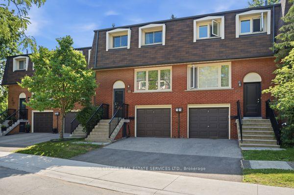 Photo 5 of 29 Silver Shadow Path, Etobicoke, Markland Wood — HOMEH